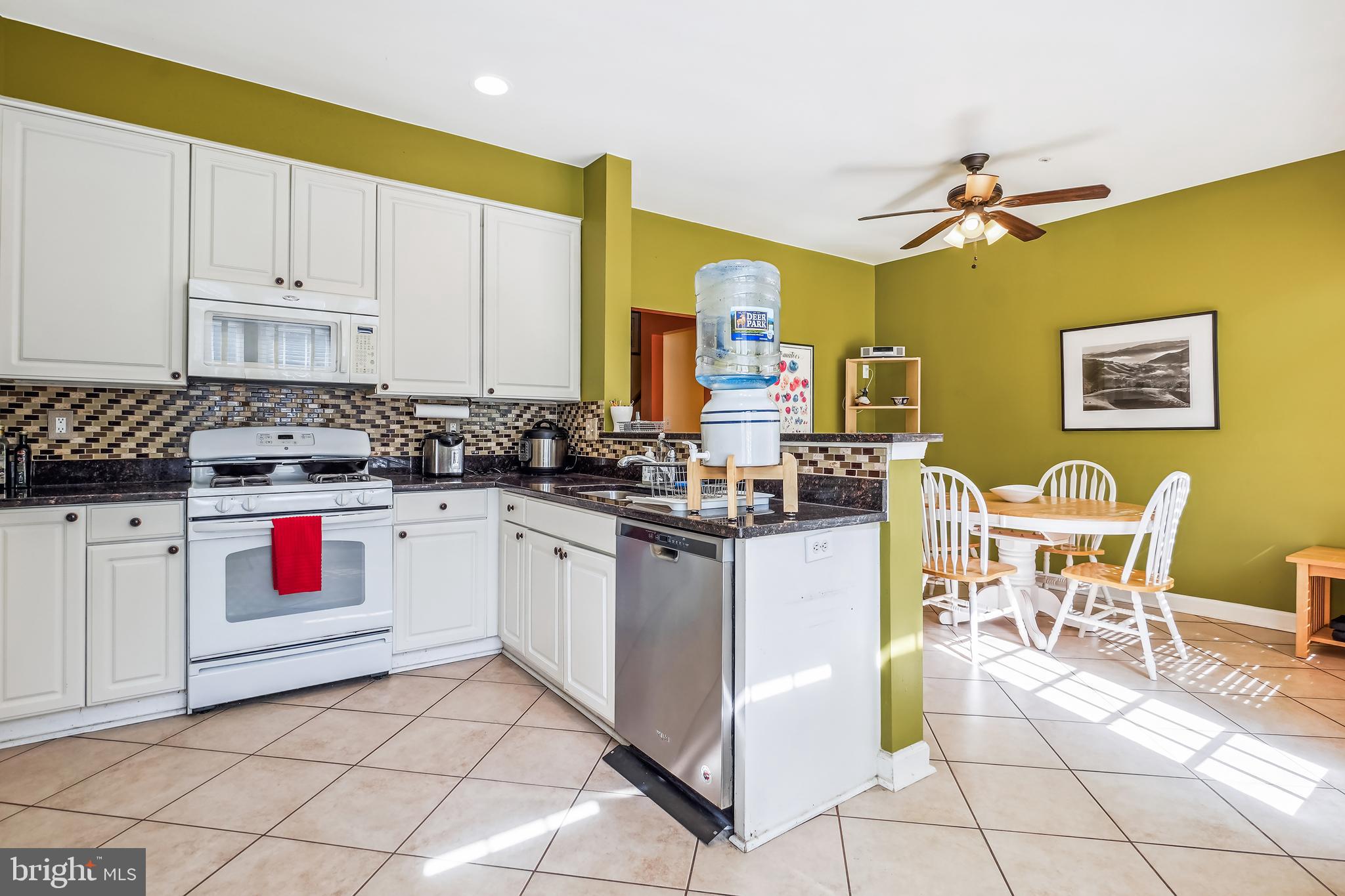 WILLOWS OF POTOMAC - Residential Lease