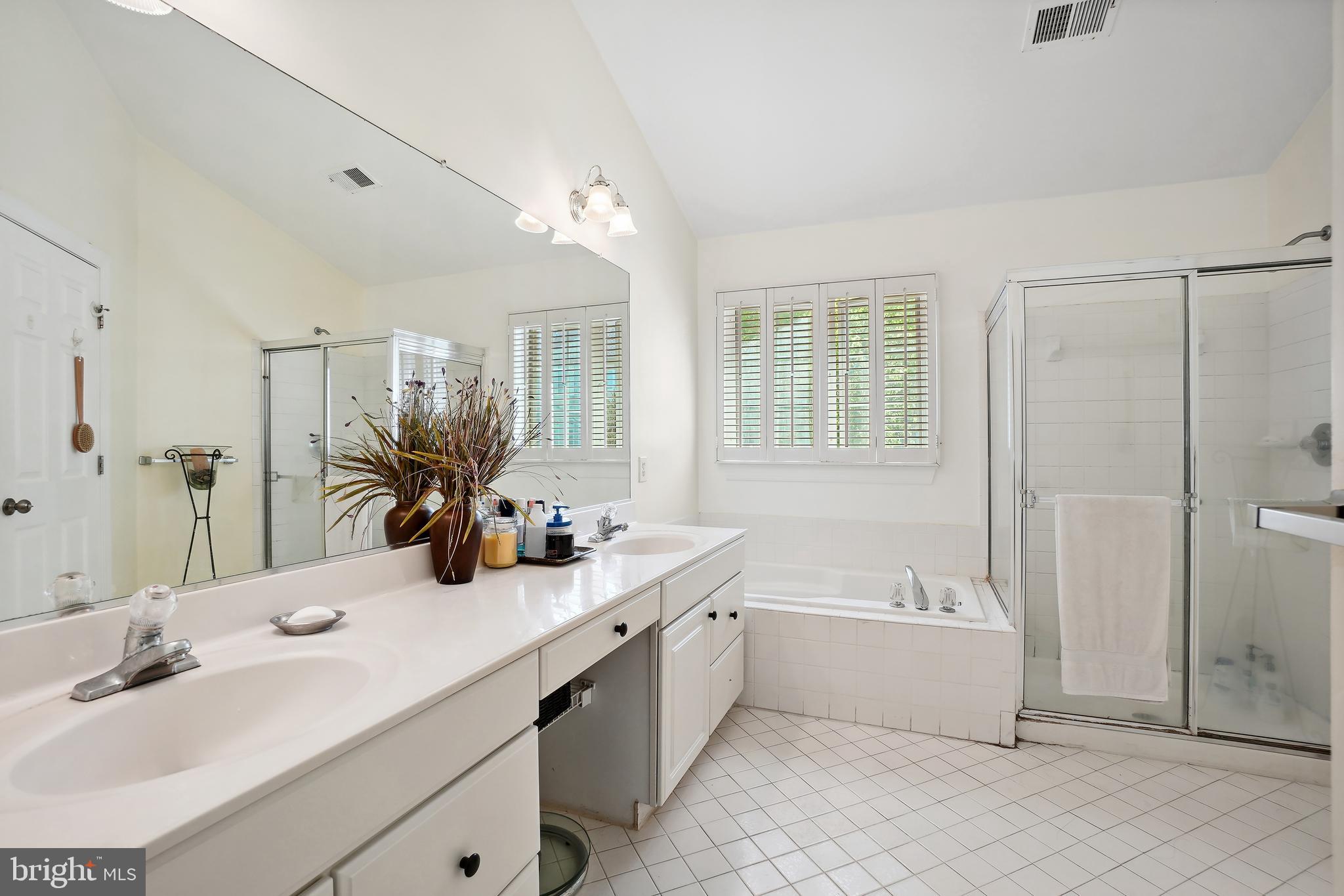 WILLOWS OF POTOMAC - Residential Lease