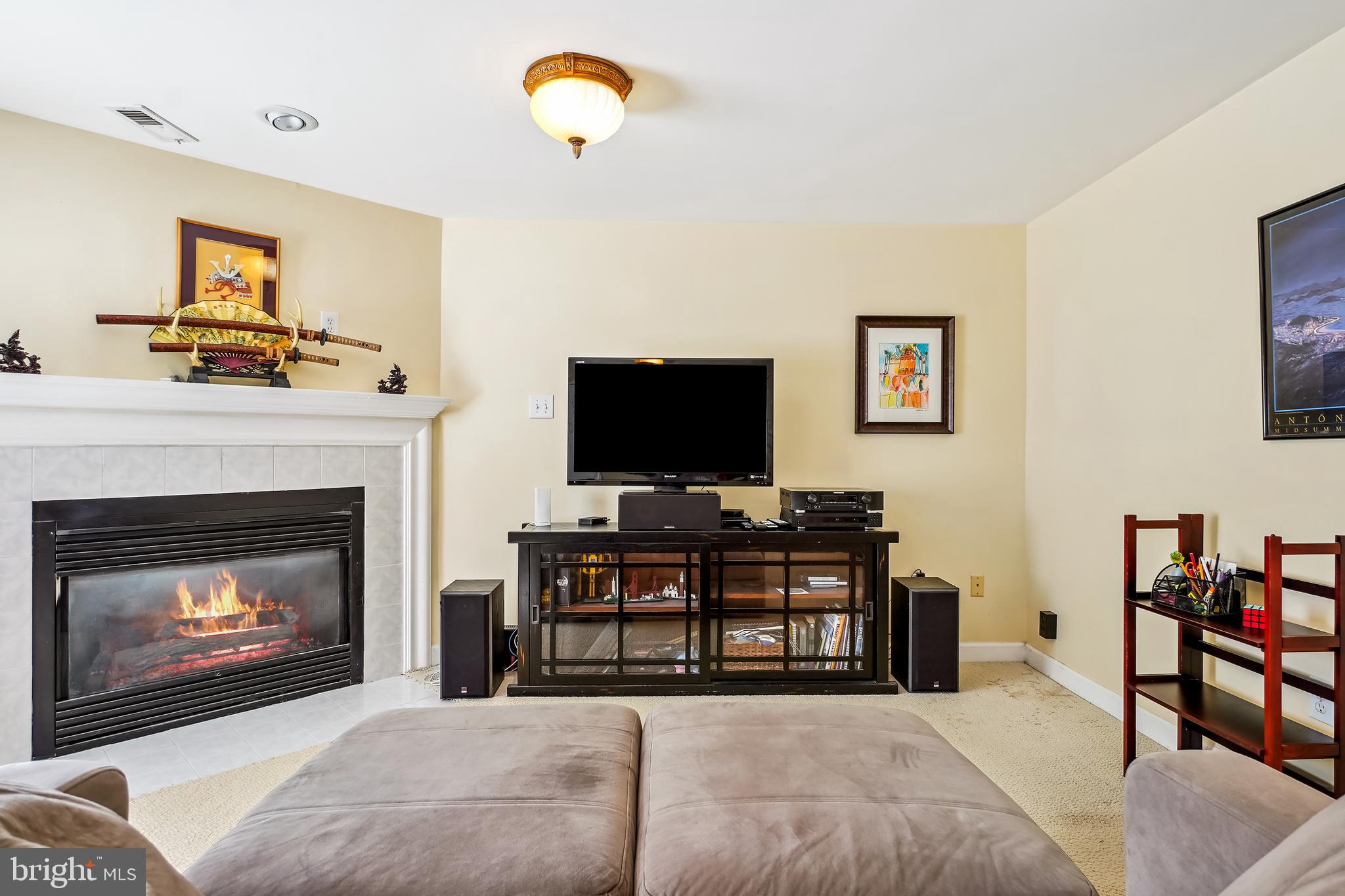 WILLOWS OF POTOMAC - Residential Lease