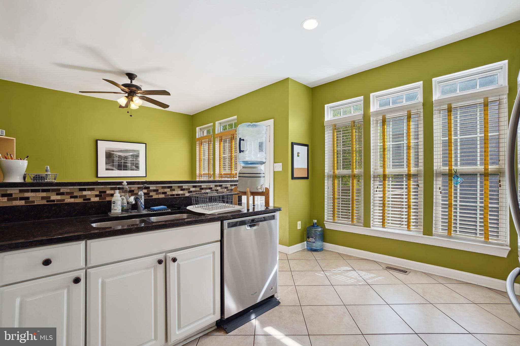 WILLOWS OF POTOMAC - Residential Lease