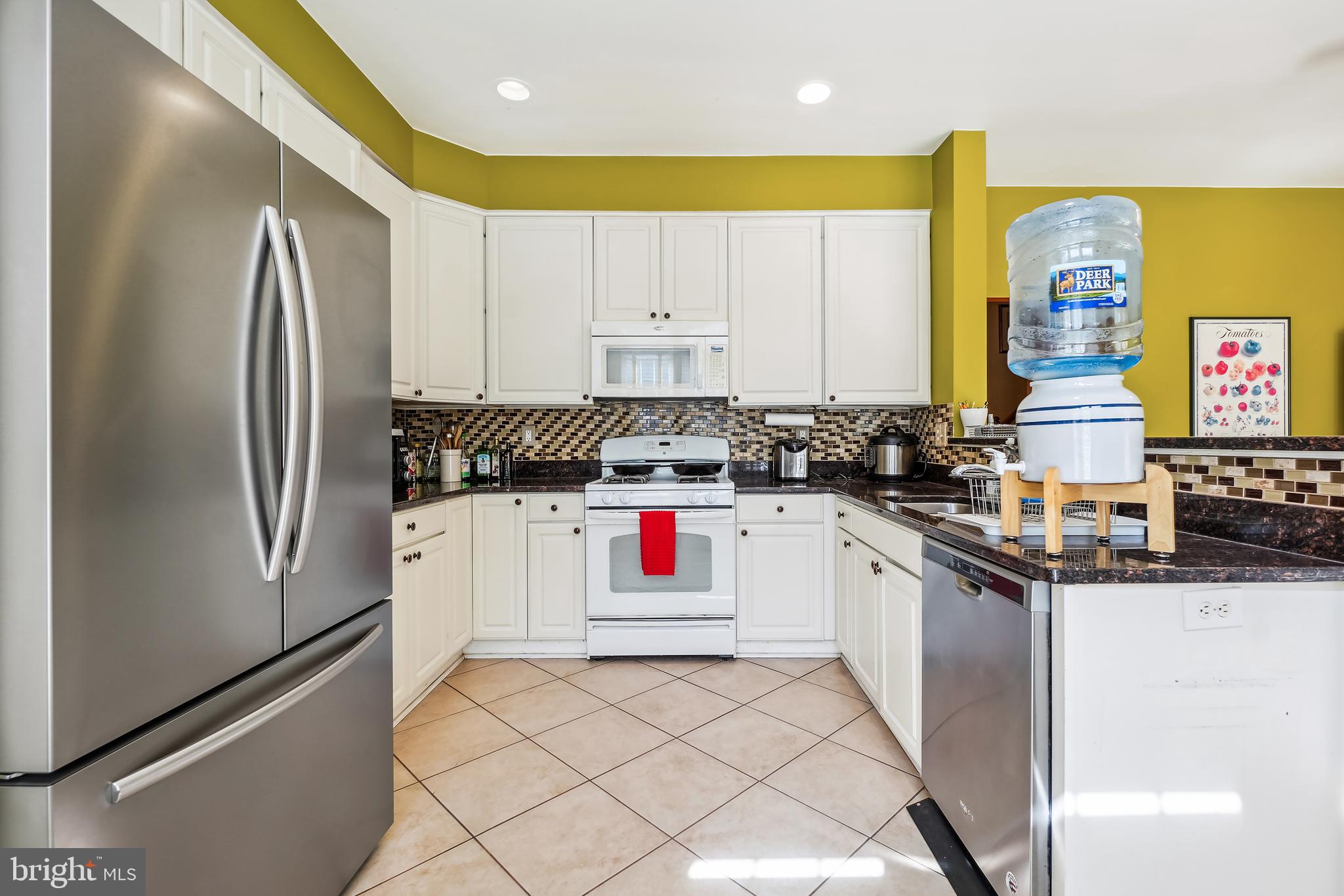 WILLOWS OF POTOMAC - Residential Lease