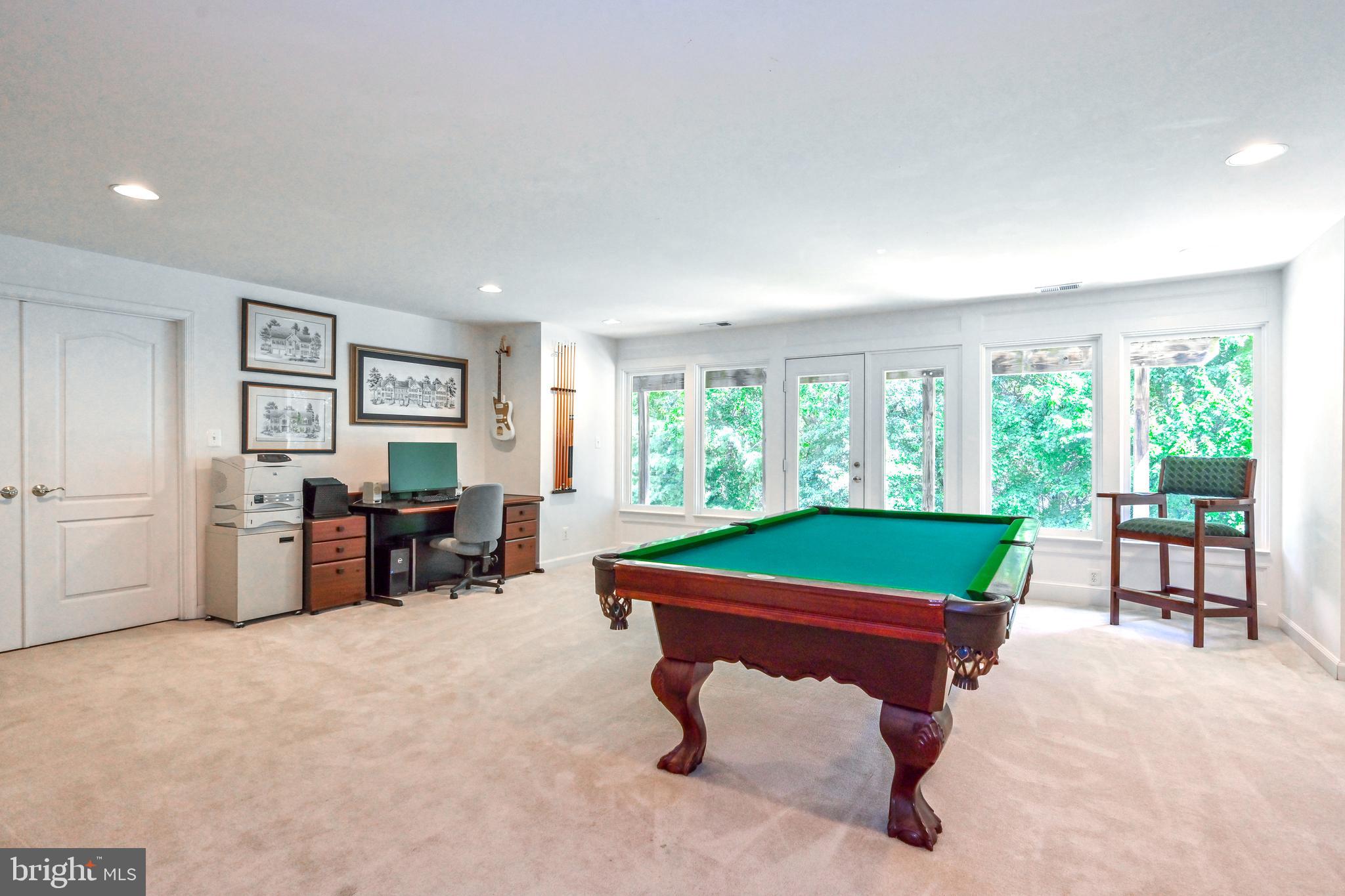 ASHBURN VILLAGE - Residential