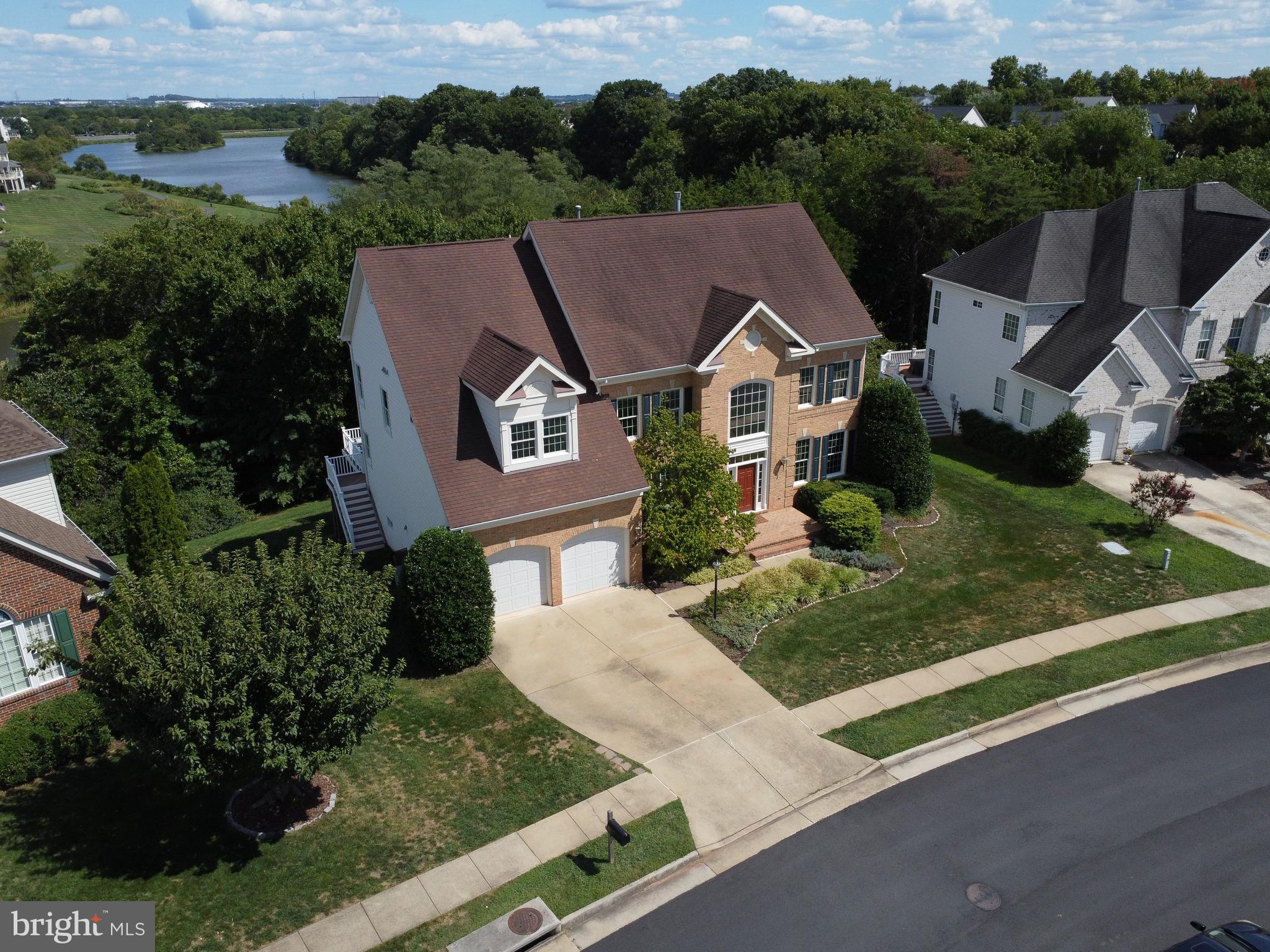 ASHBURN VILLAGE - Residential