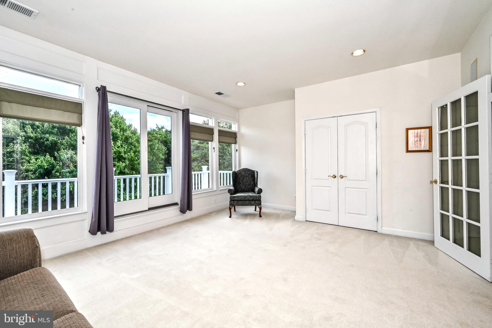 ASHBURN VILLAGE - Residential