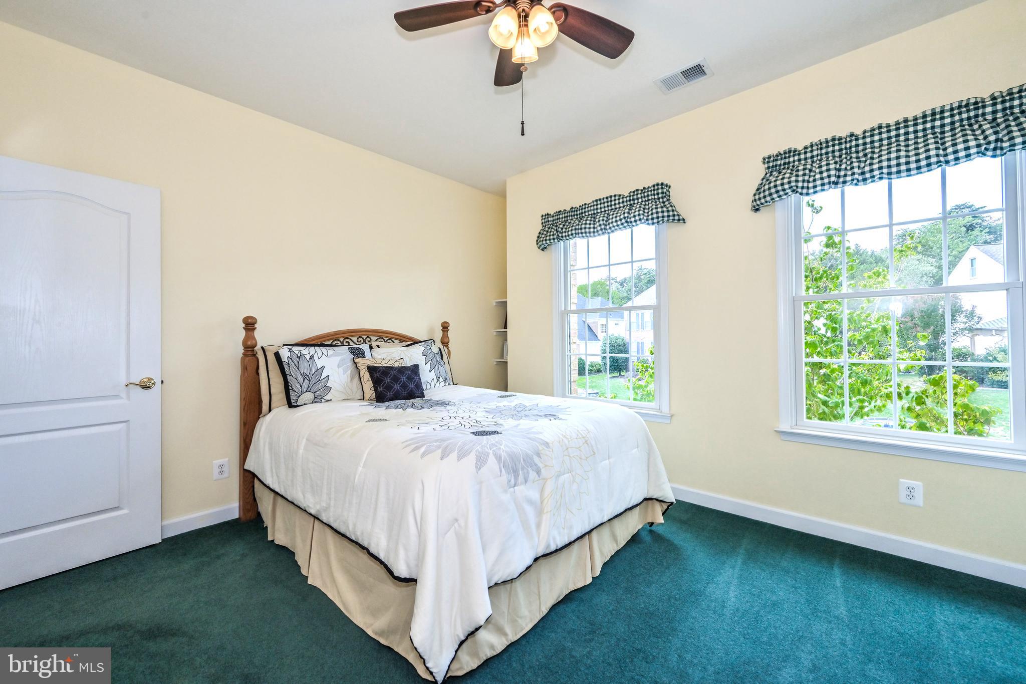 ASHBURN VILLAGE - Residential