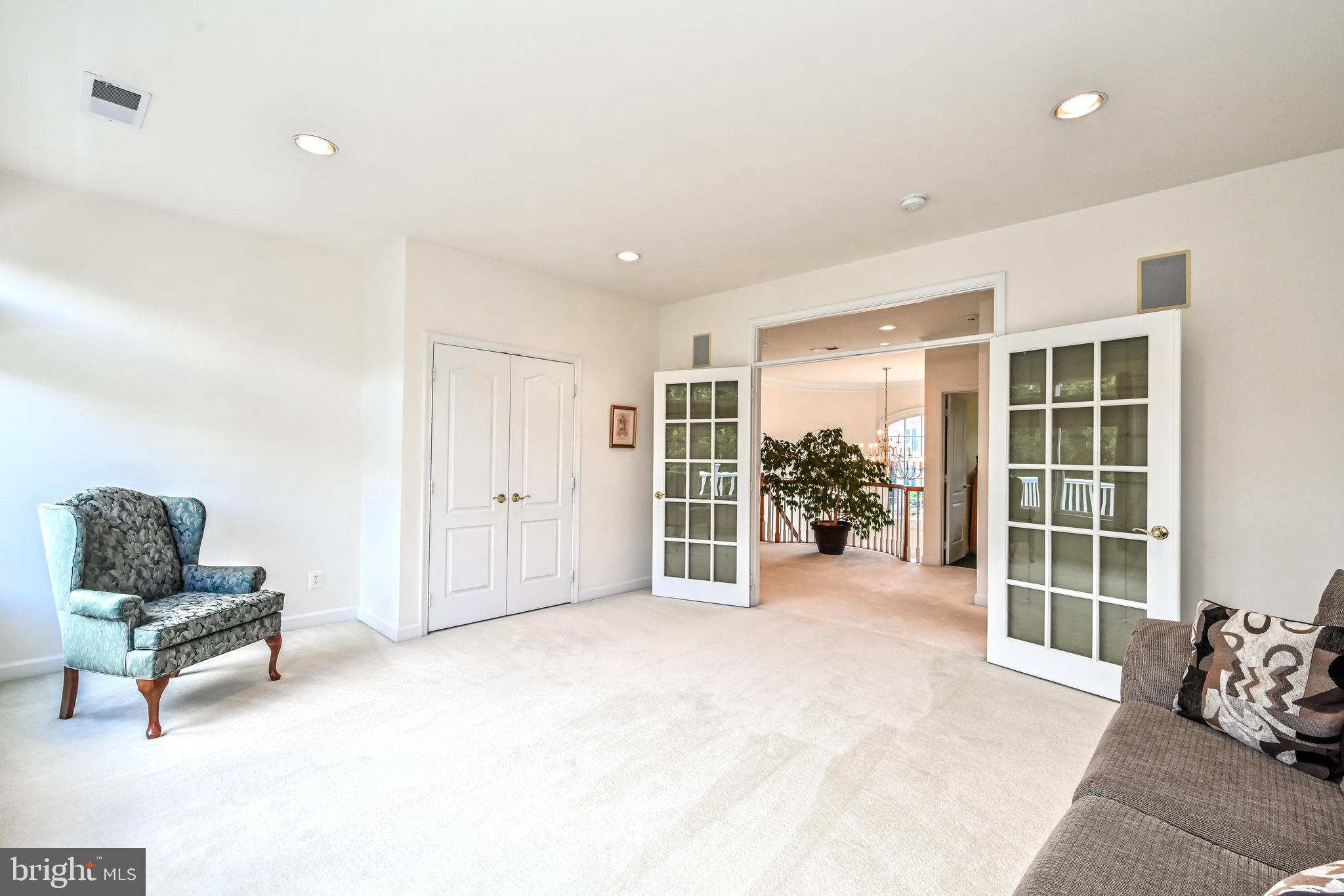 ASHBURN VILLAGE - Residential