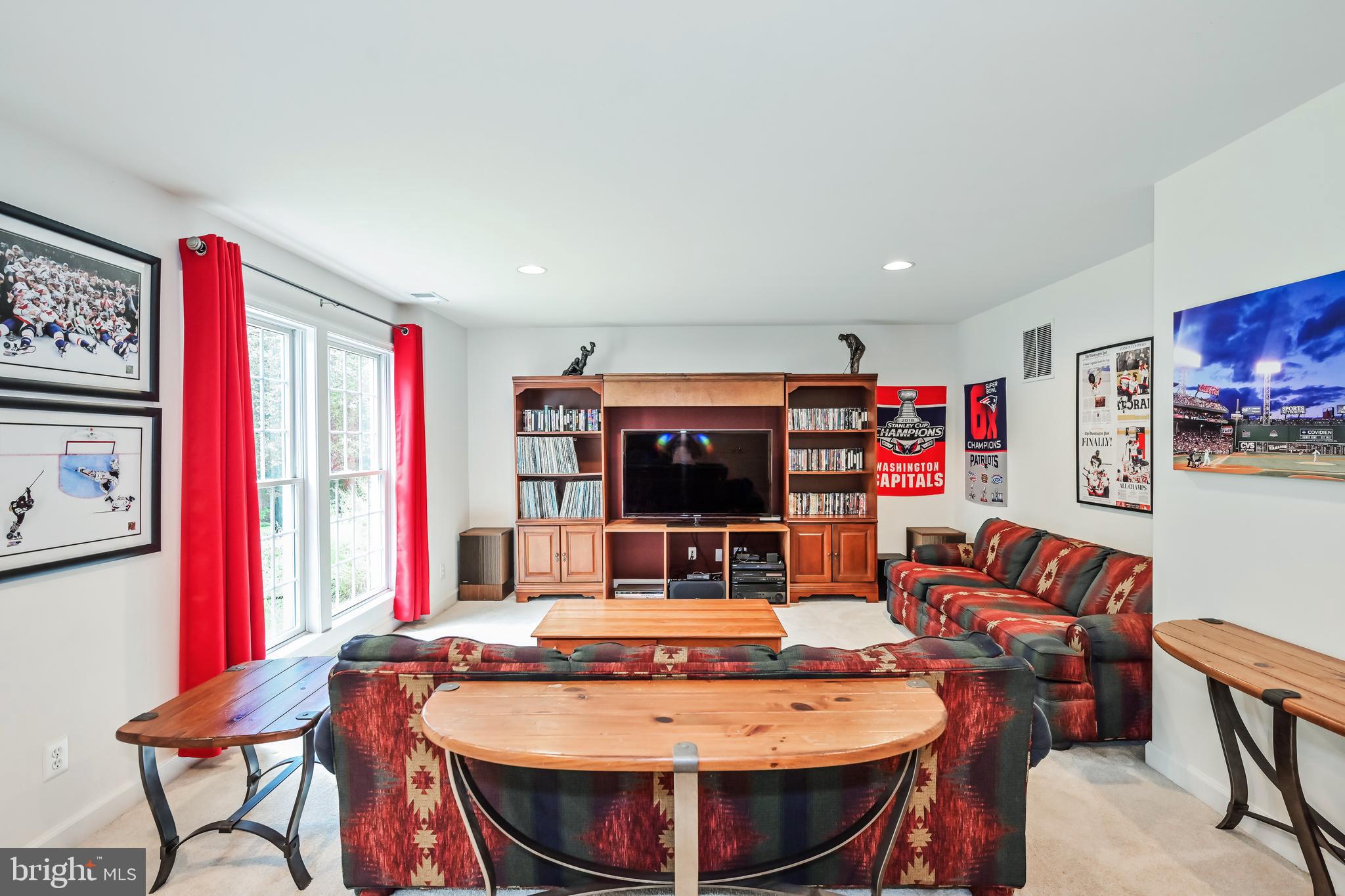 ASHBURN VILLAGE - Residential