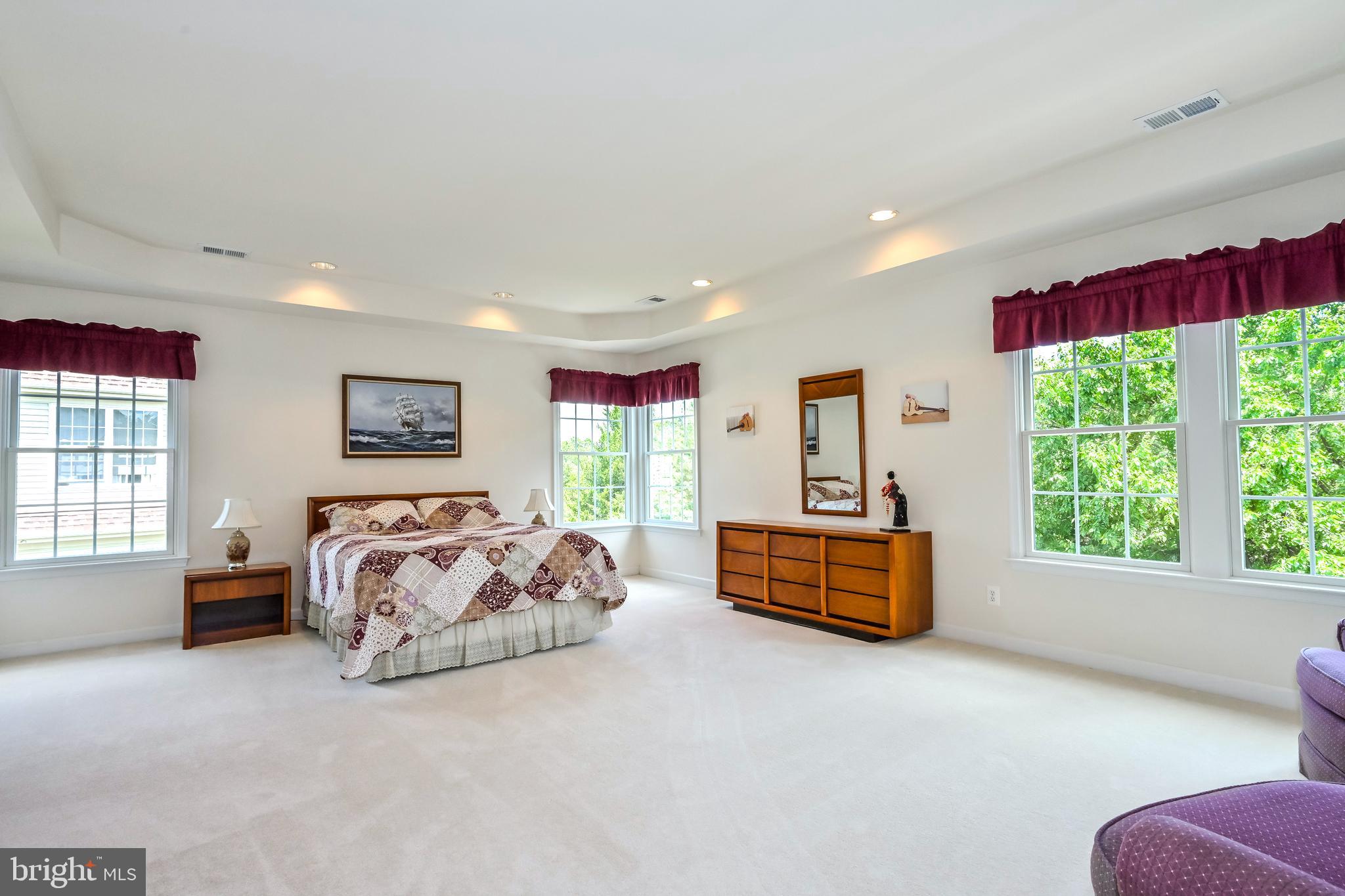 ASHBURN VILLAGE - Residential