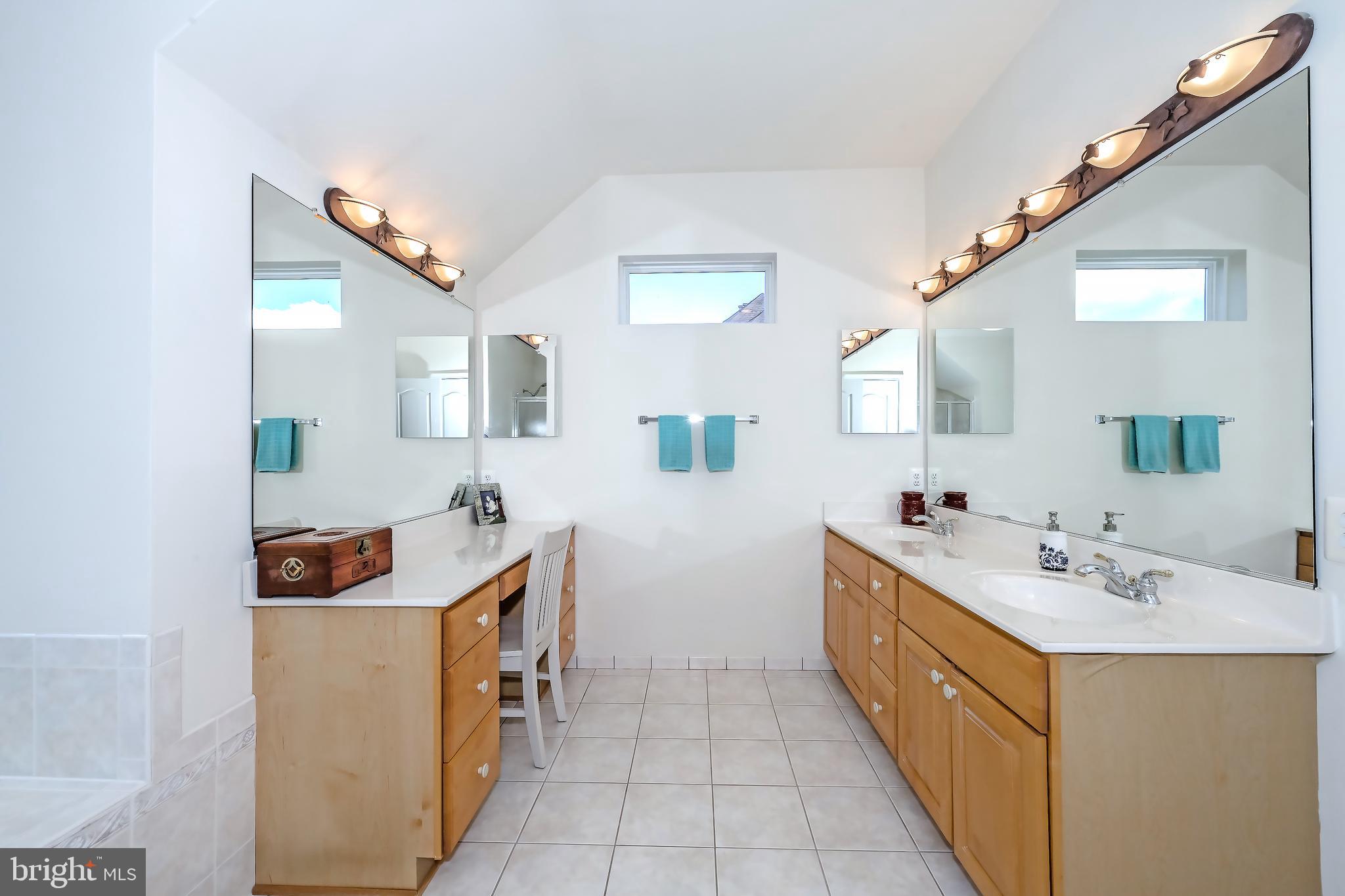 ASHBURN VILLAGE - Residential