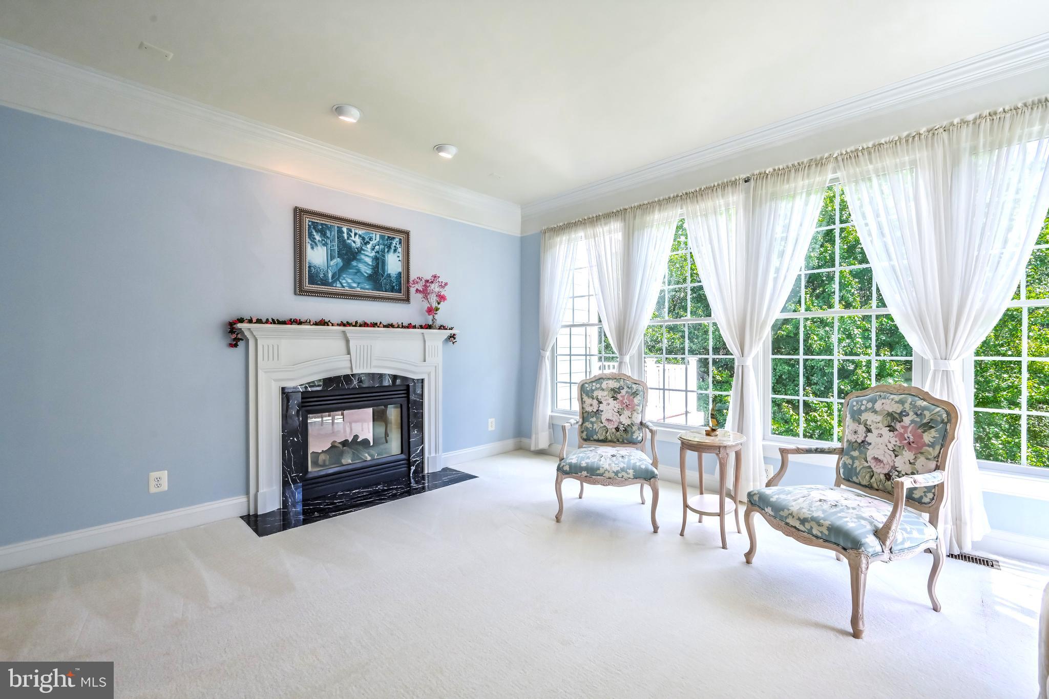 ASHBURN VILLAGE - Residential