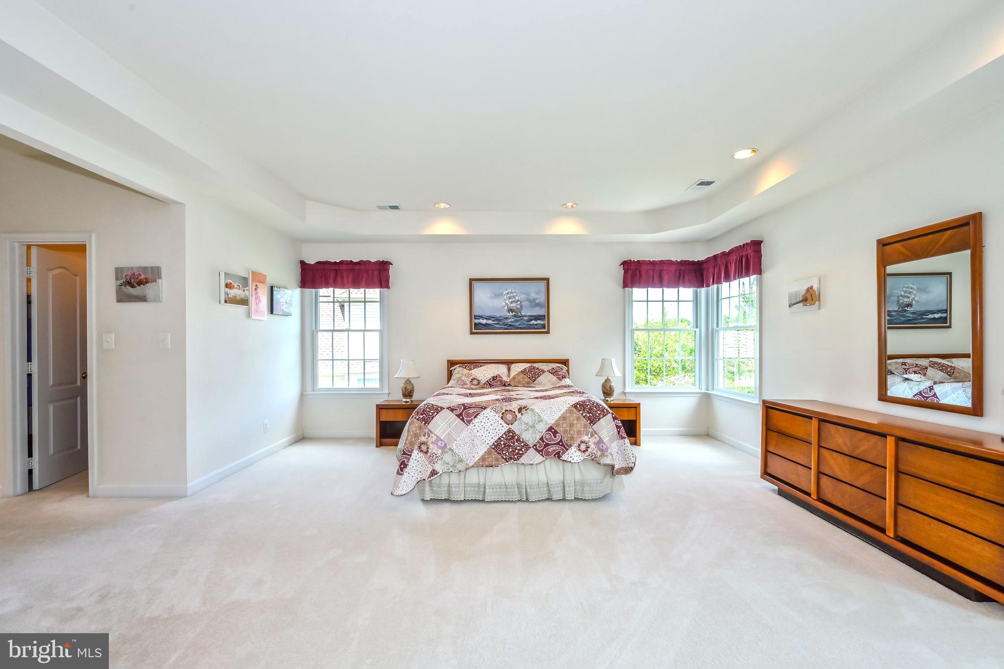 ASHBURN VILLAGE - Residential