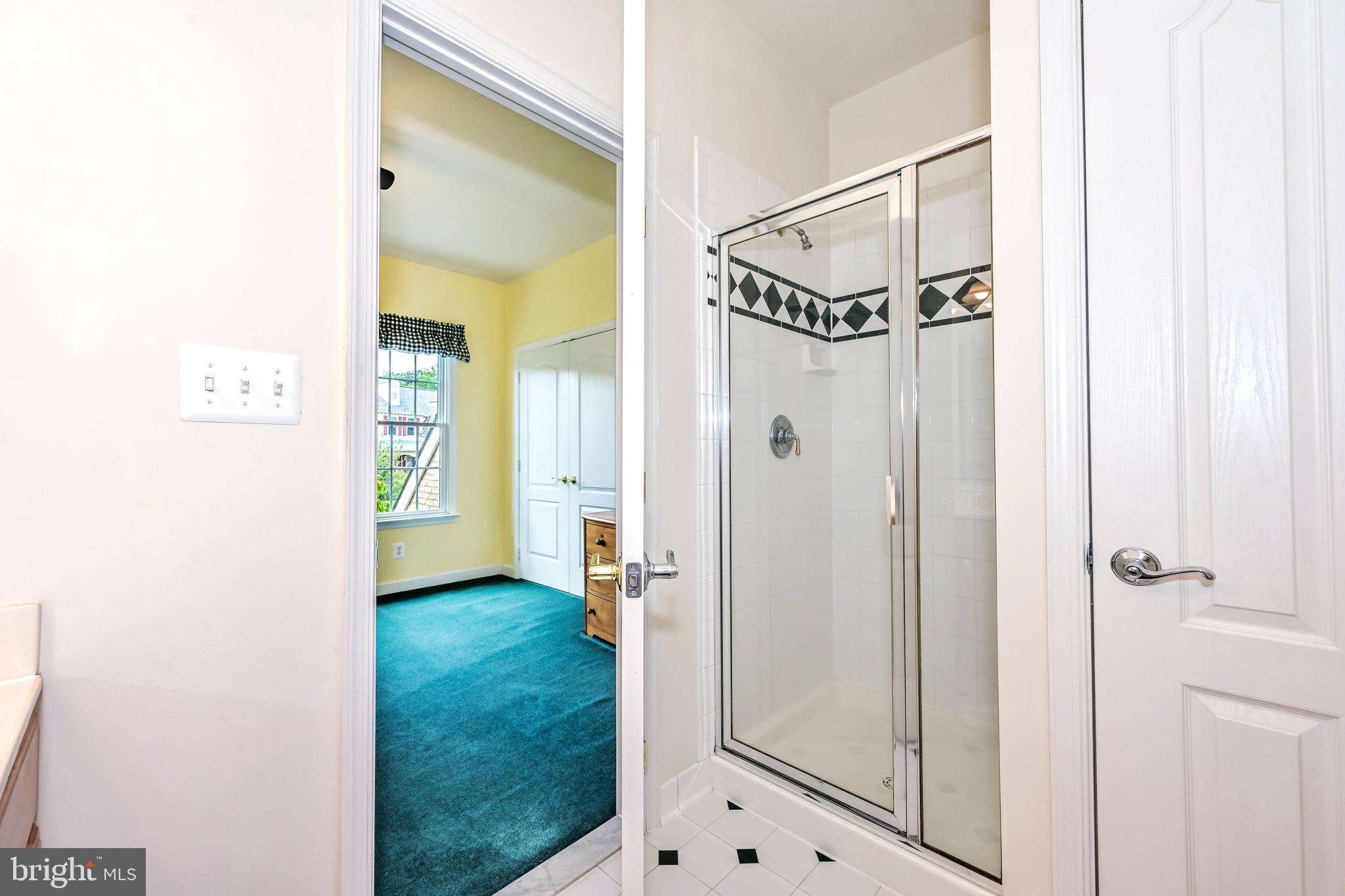 ASHBURN VILLAGE - Residential