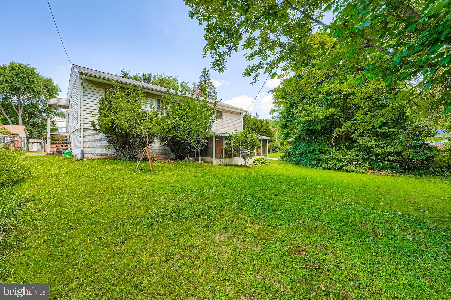 SUBURBIA - Residential