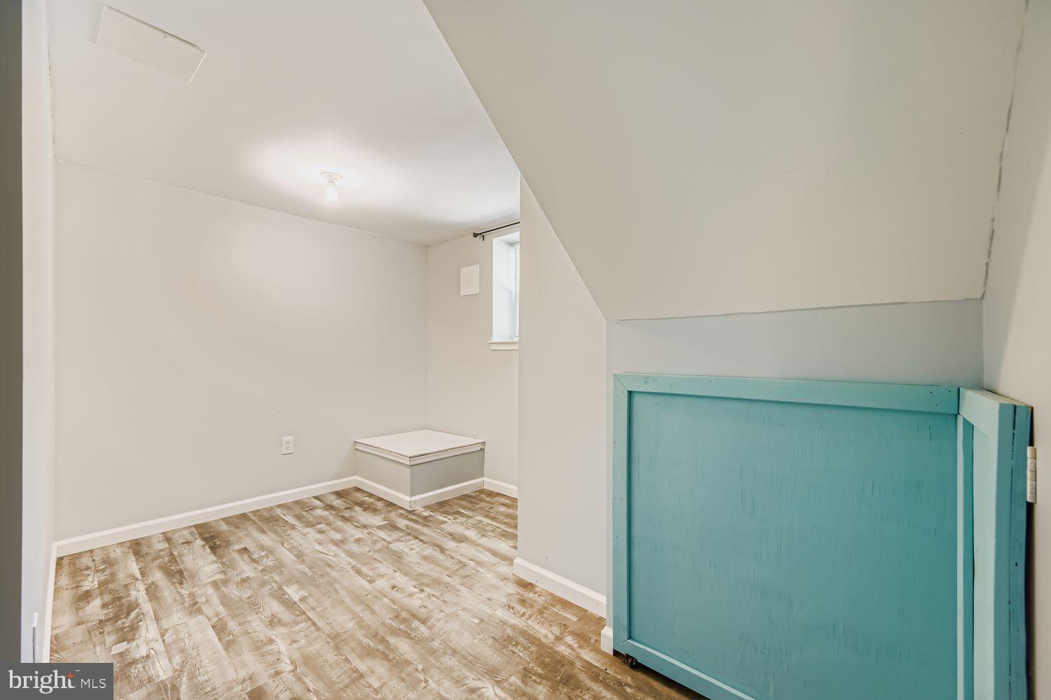 SUBURBIA - Residential