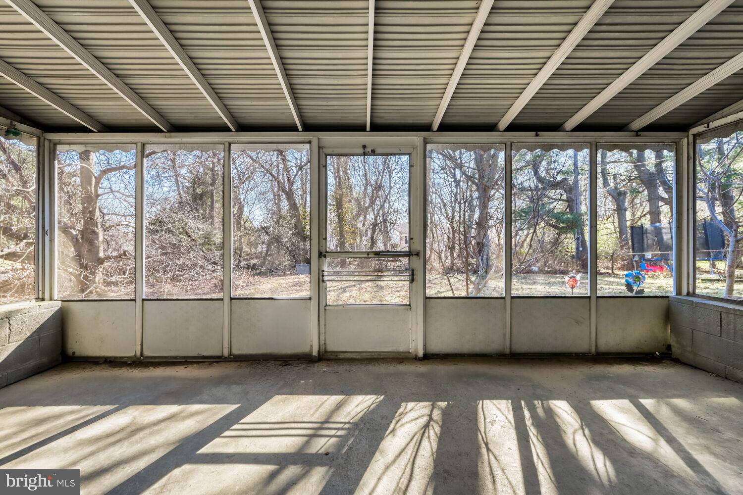 SUBURBIA - Residential