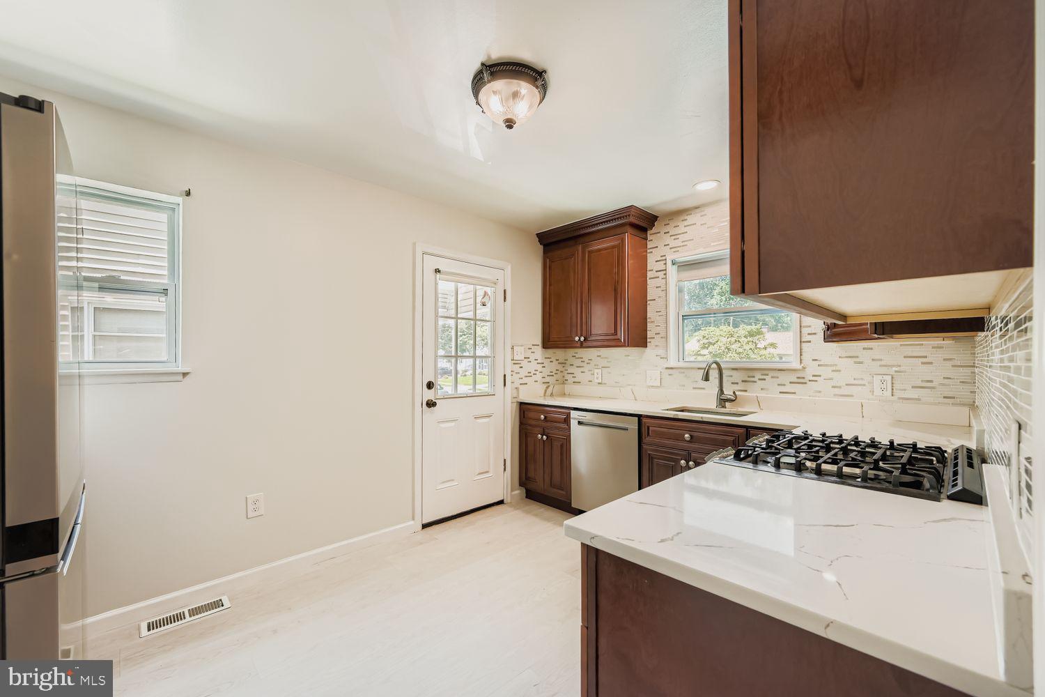 SUBURBIA - Residential