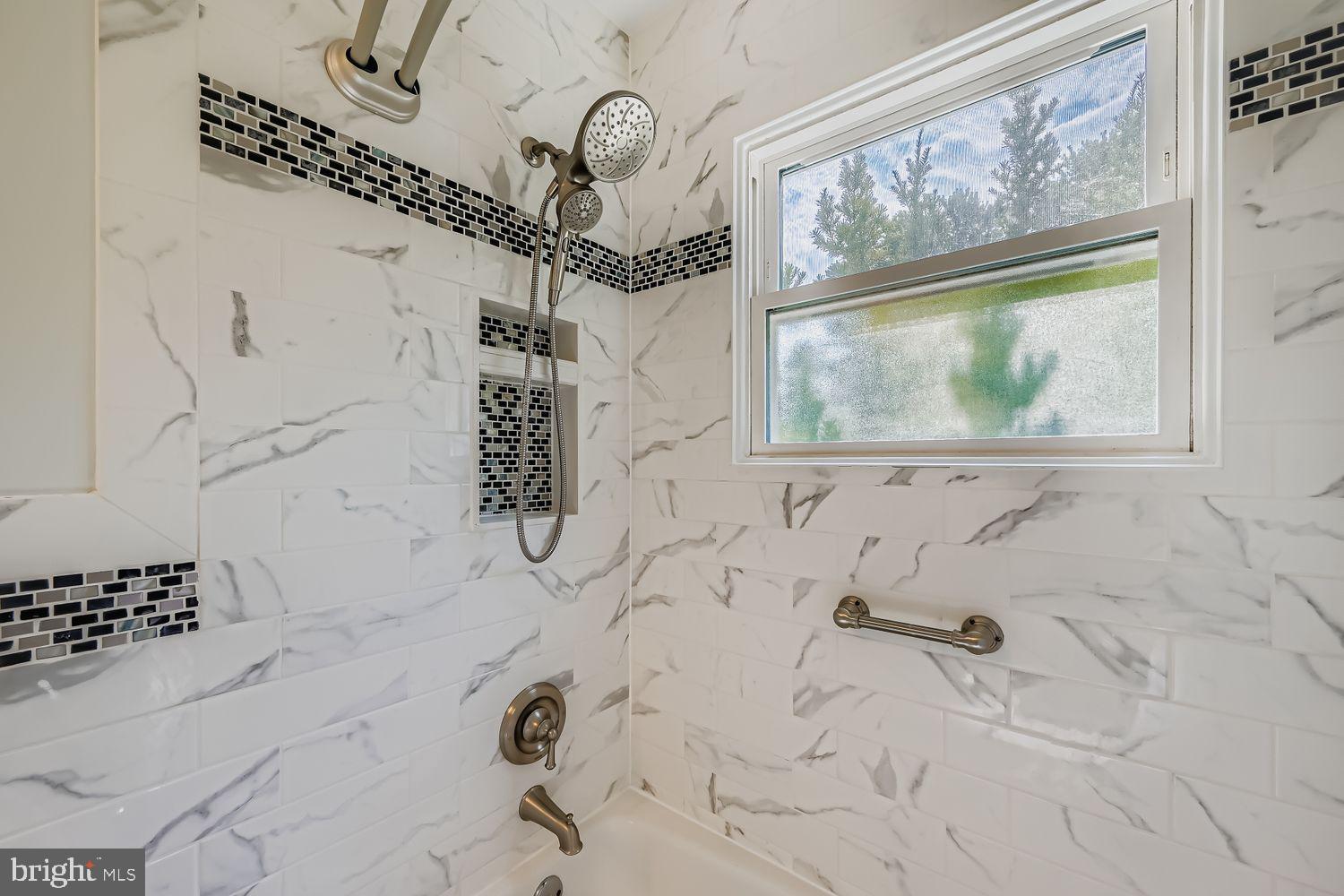 SUBURBIA - Residential