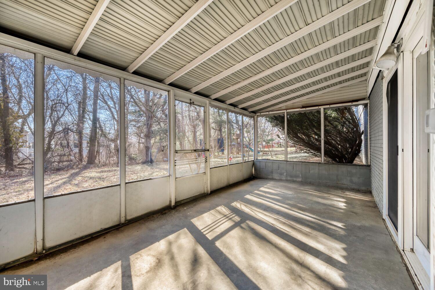 SUBURBIA - Residential