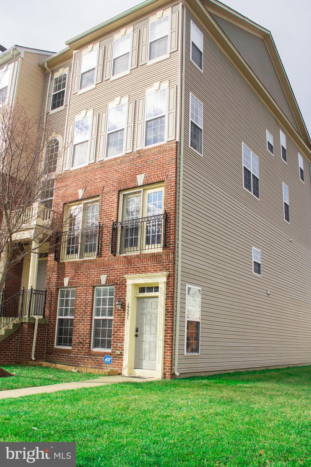 POWELLS RUN VILLAGE - Residential Lease