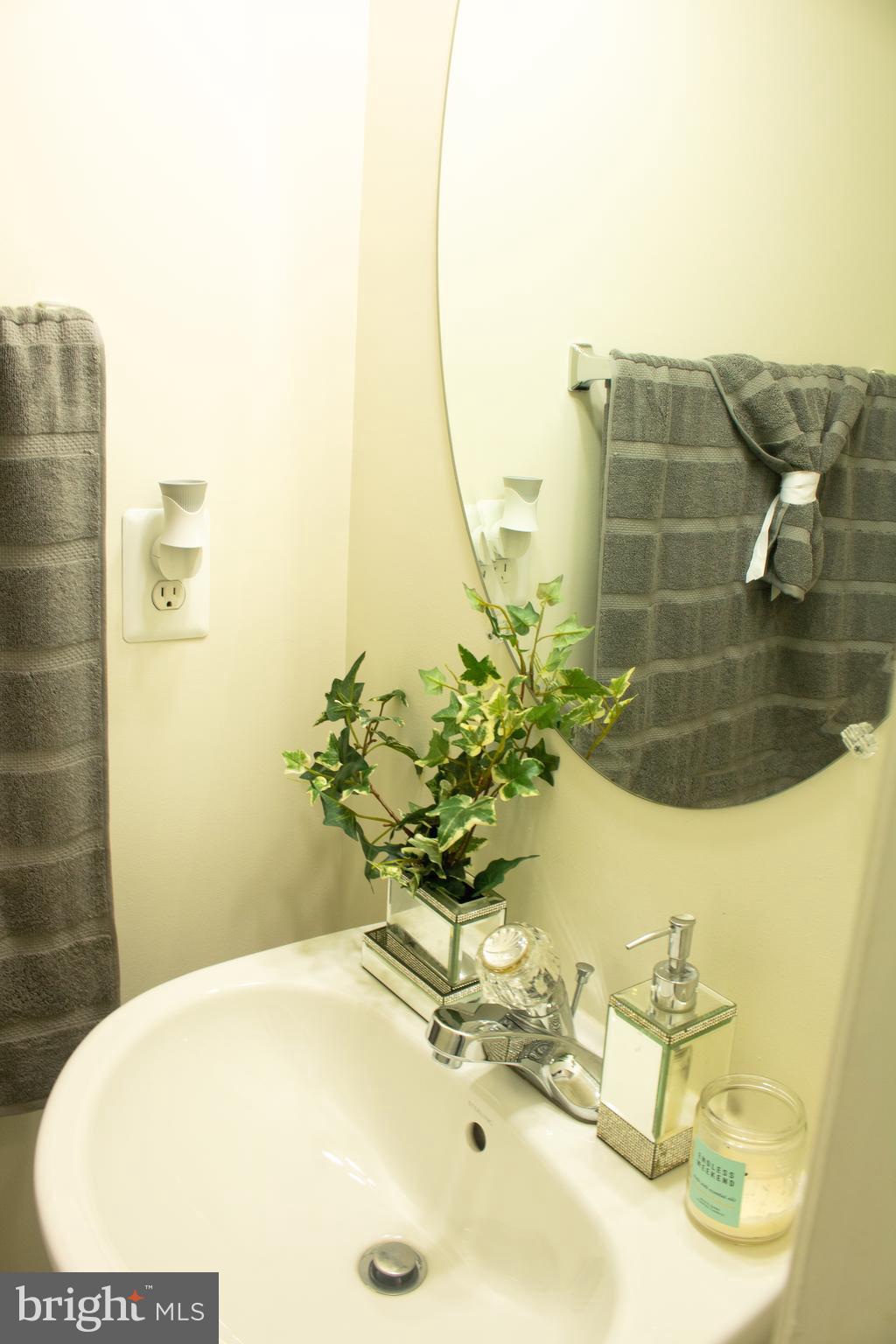 POWELLS RUN VILLAGE - Residential Lease