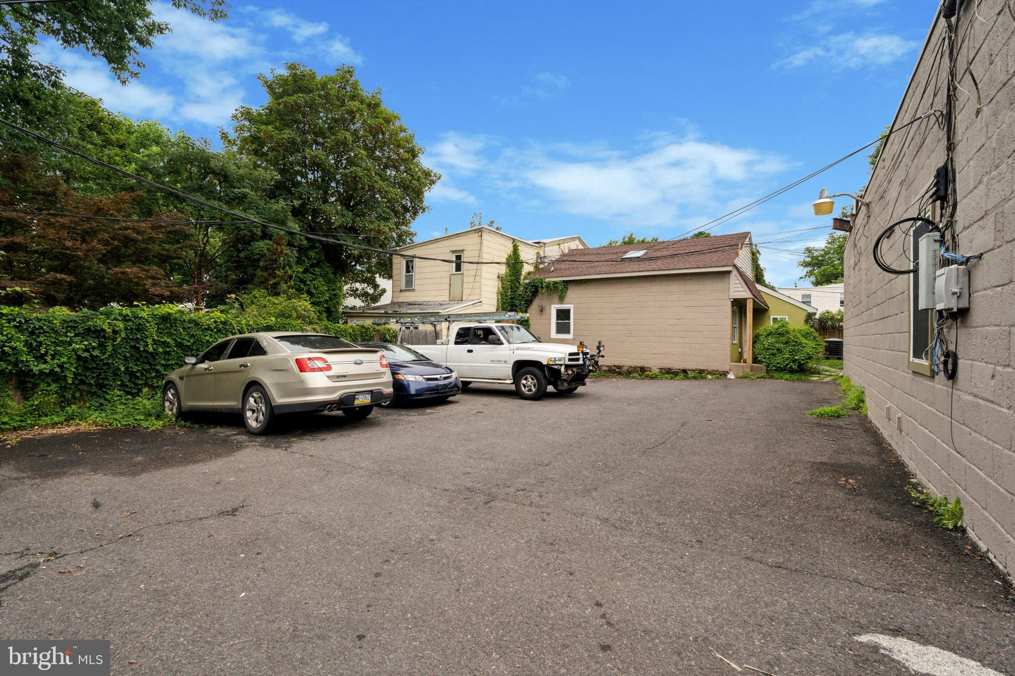 ROXBOROUGH - Residential Lease