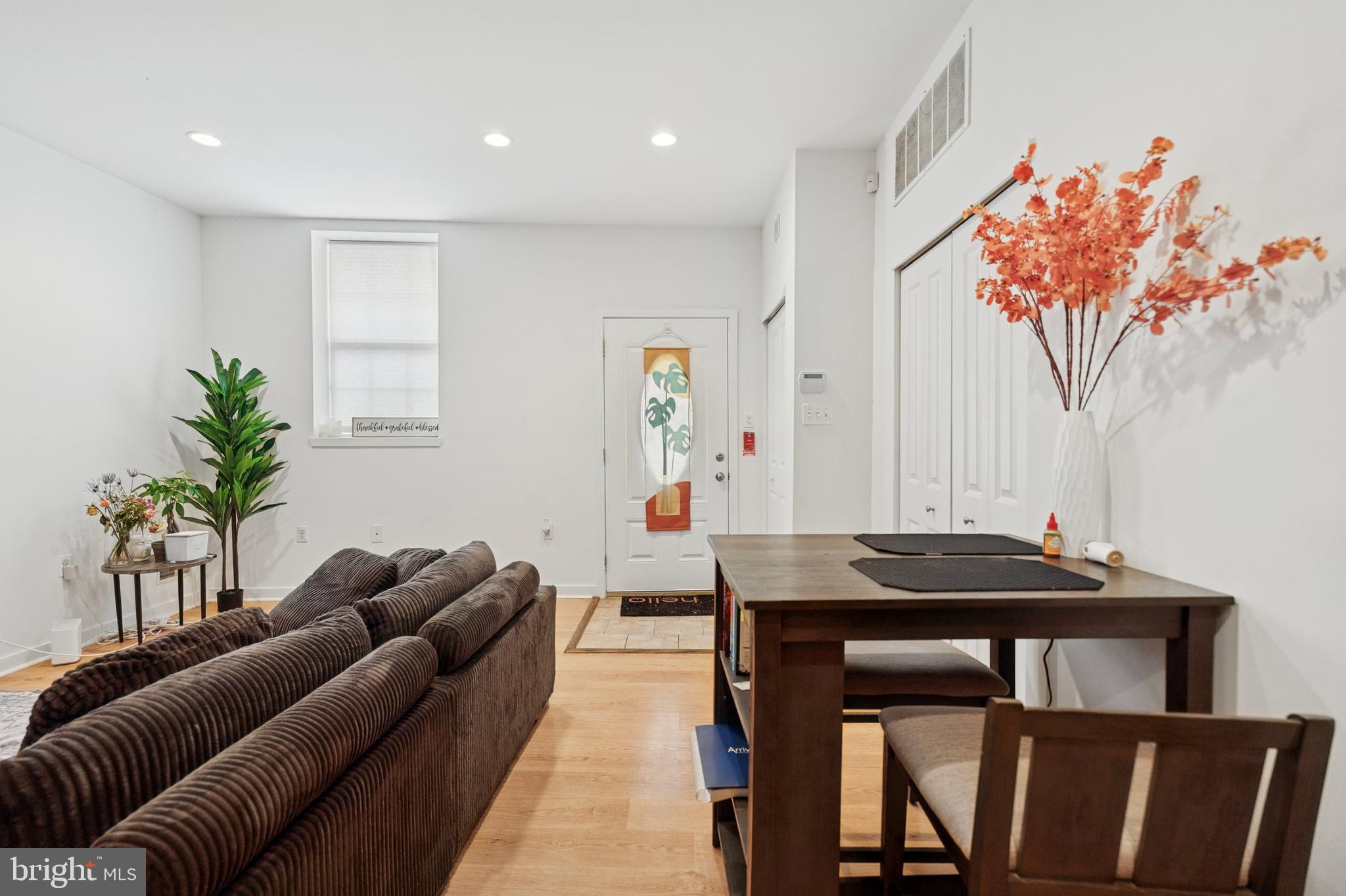 ROXBOROUGH - Residential Lease