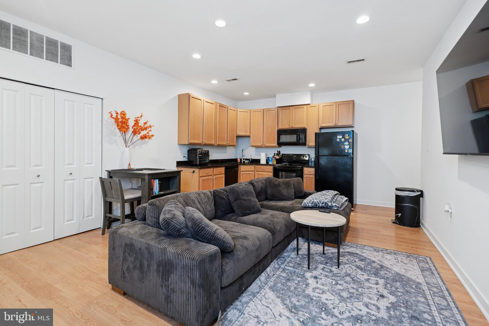 ROXBOROUGH - Residential Lease