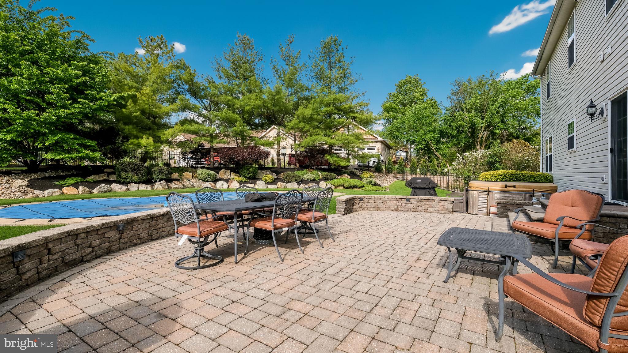 REDSTONE WOODS - Residential