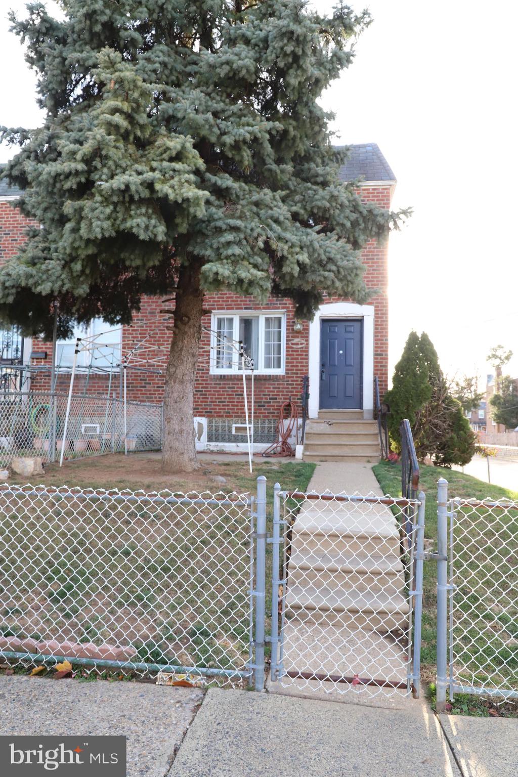 MAYFAIR - Residential Lease