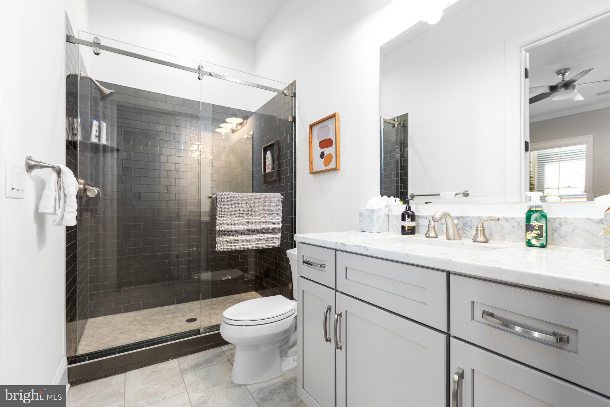 AMELIA SQUARE - Residential