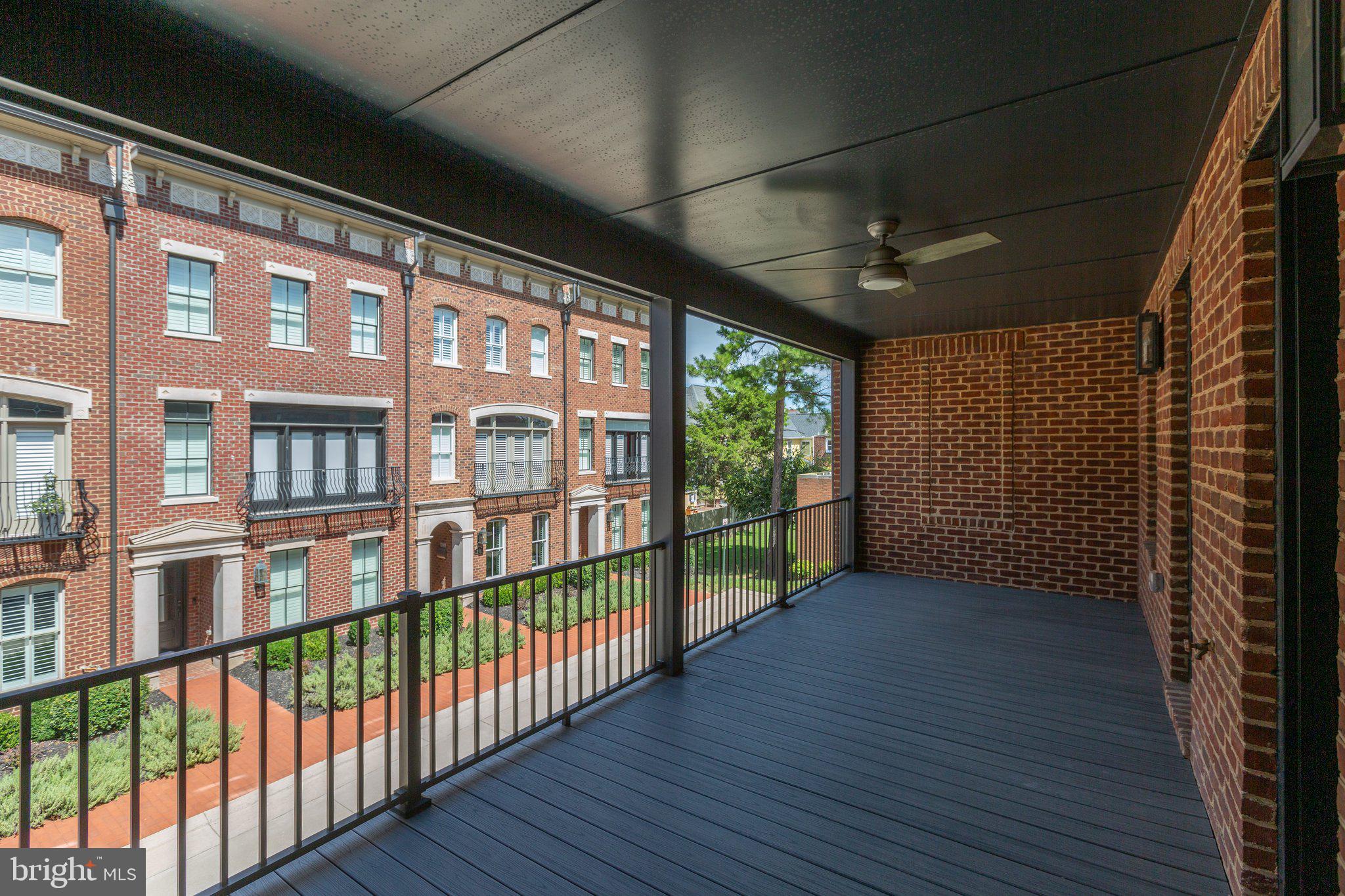 AMELIA SQUARE - Residential