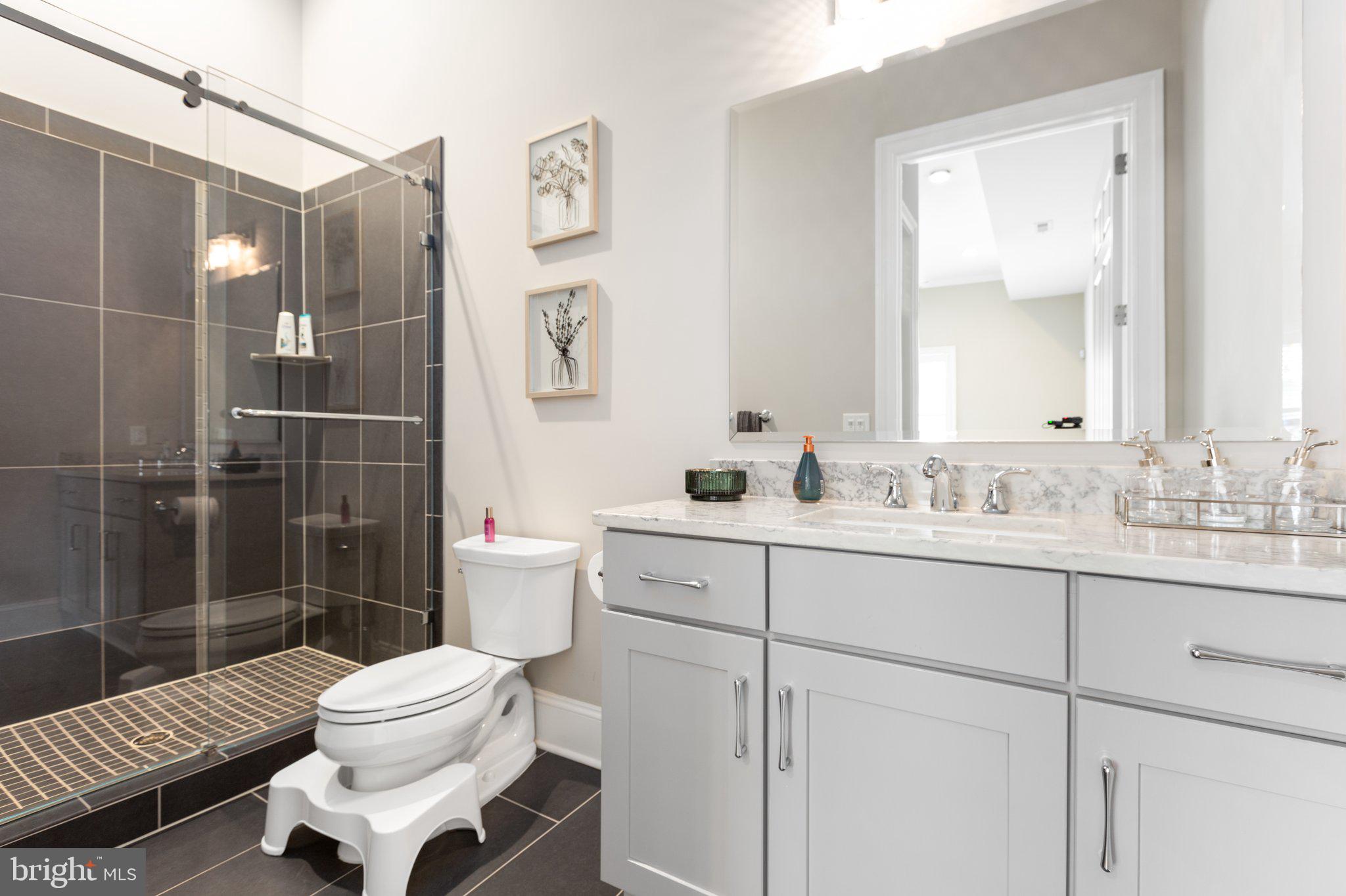 AMELIA SQUARE - Residential