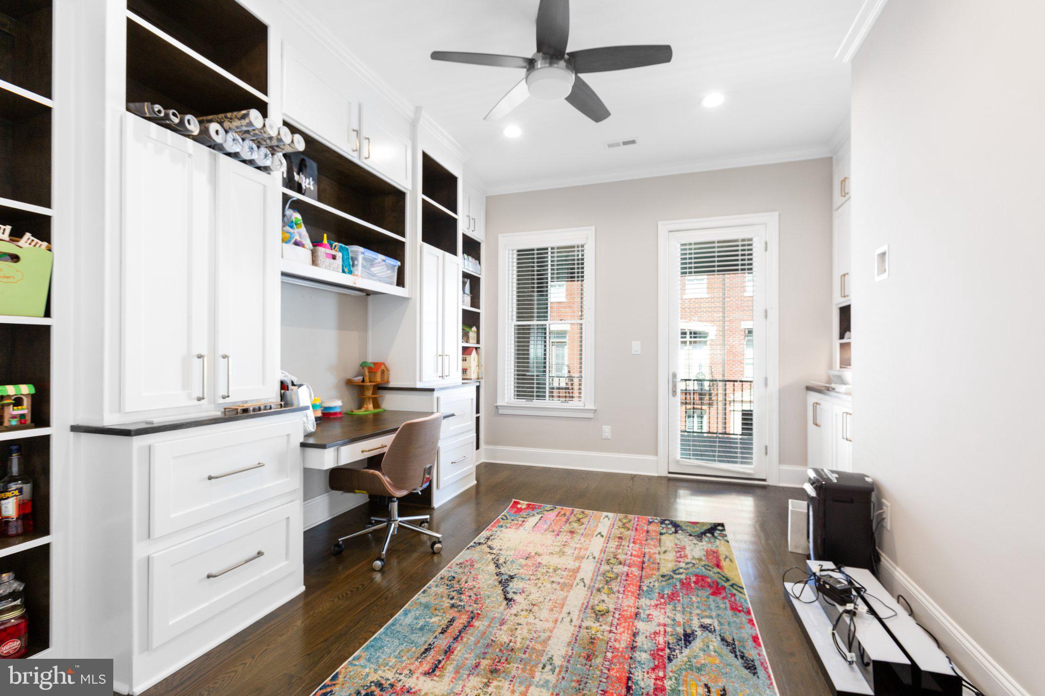 AMELIA SQUARE - Residential