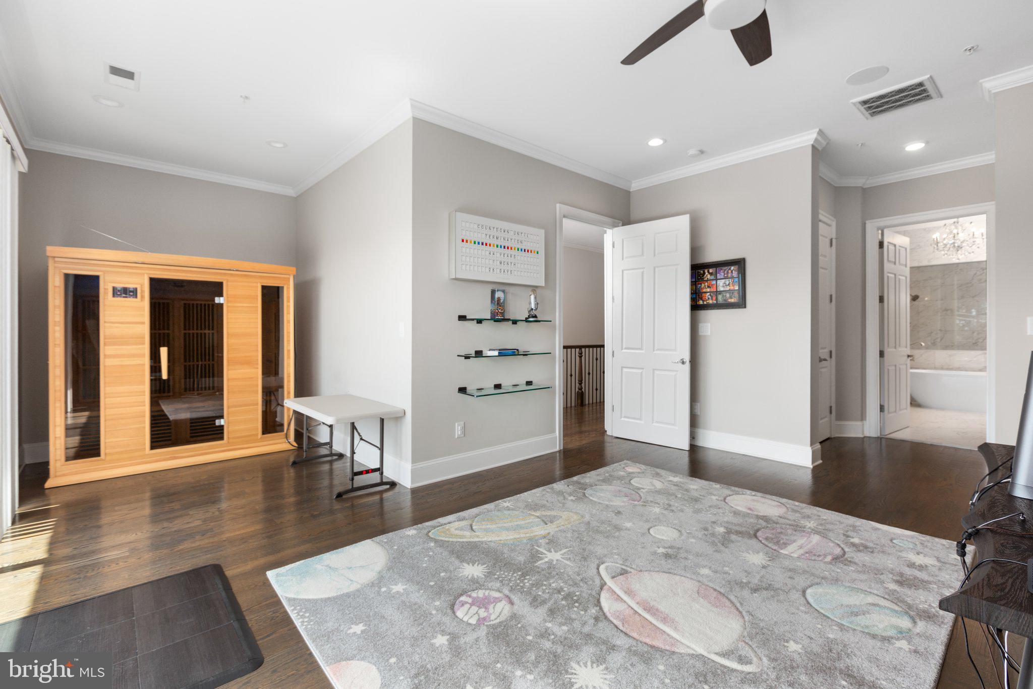 AMELIA SQUARE - Residential