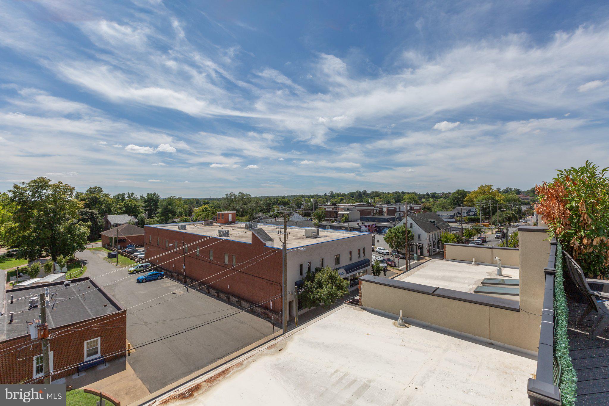 AMELIA SQUARE - Residential