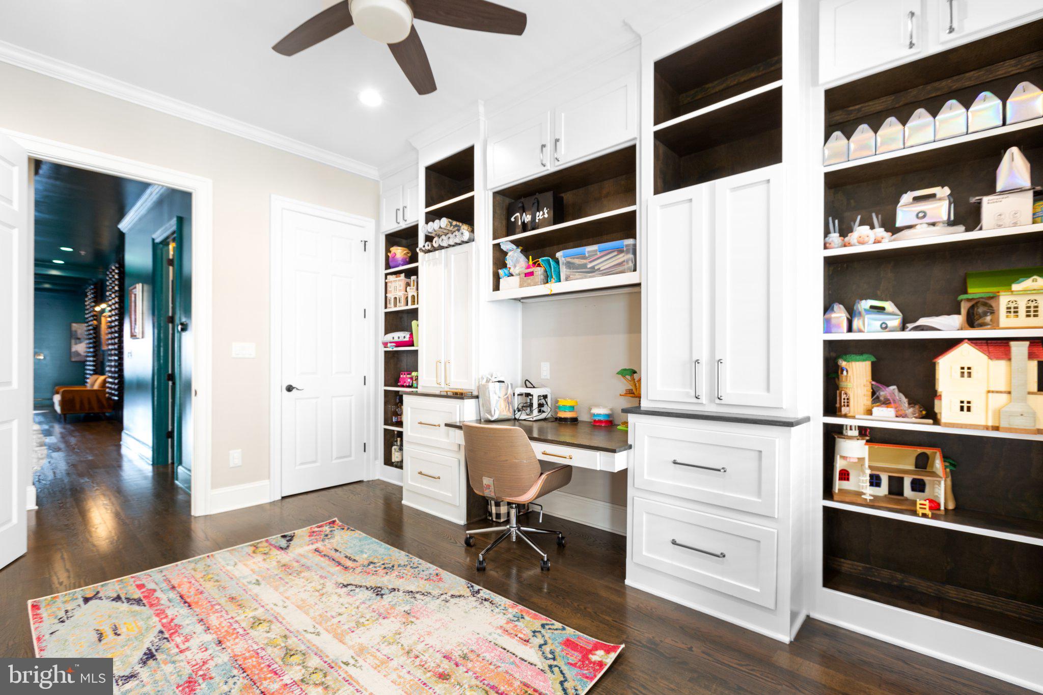 AMELIA SQUARE - Residential