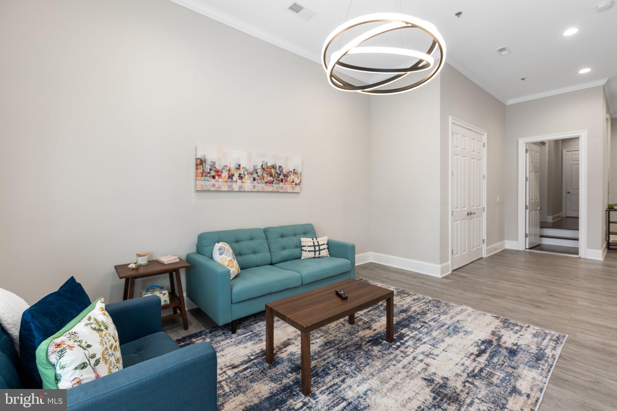 AMELIA SQUARE - Residential