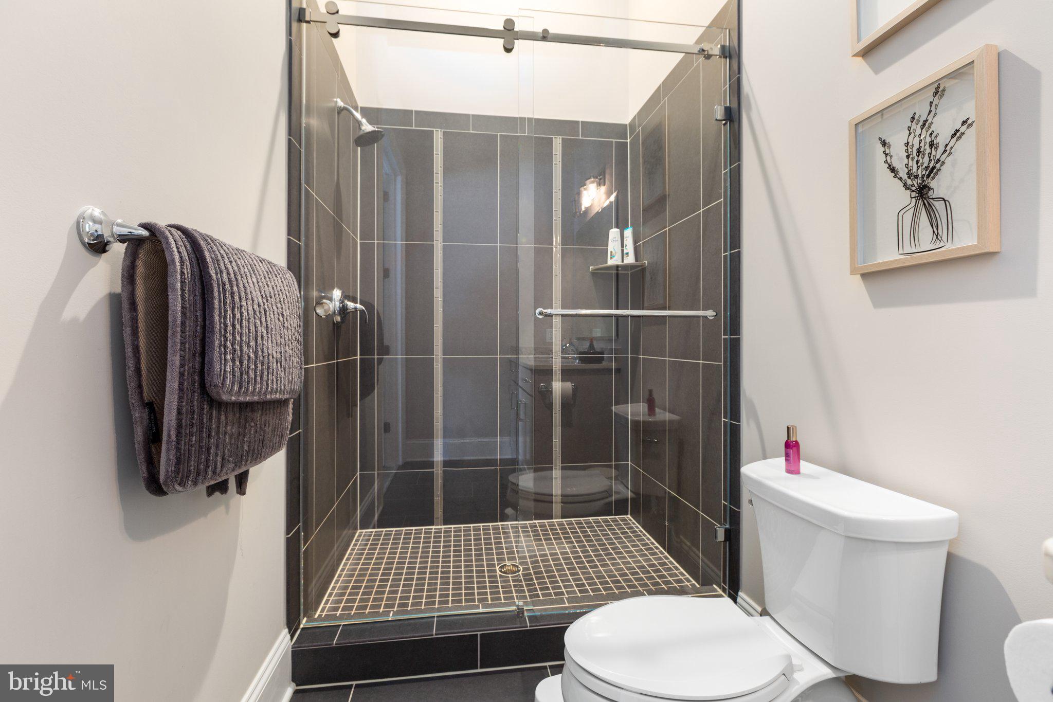 AMELIA SQUARE - Residential