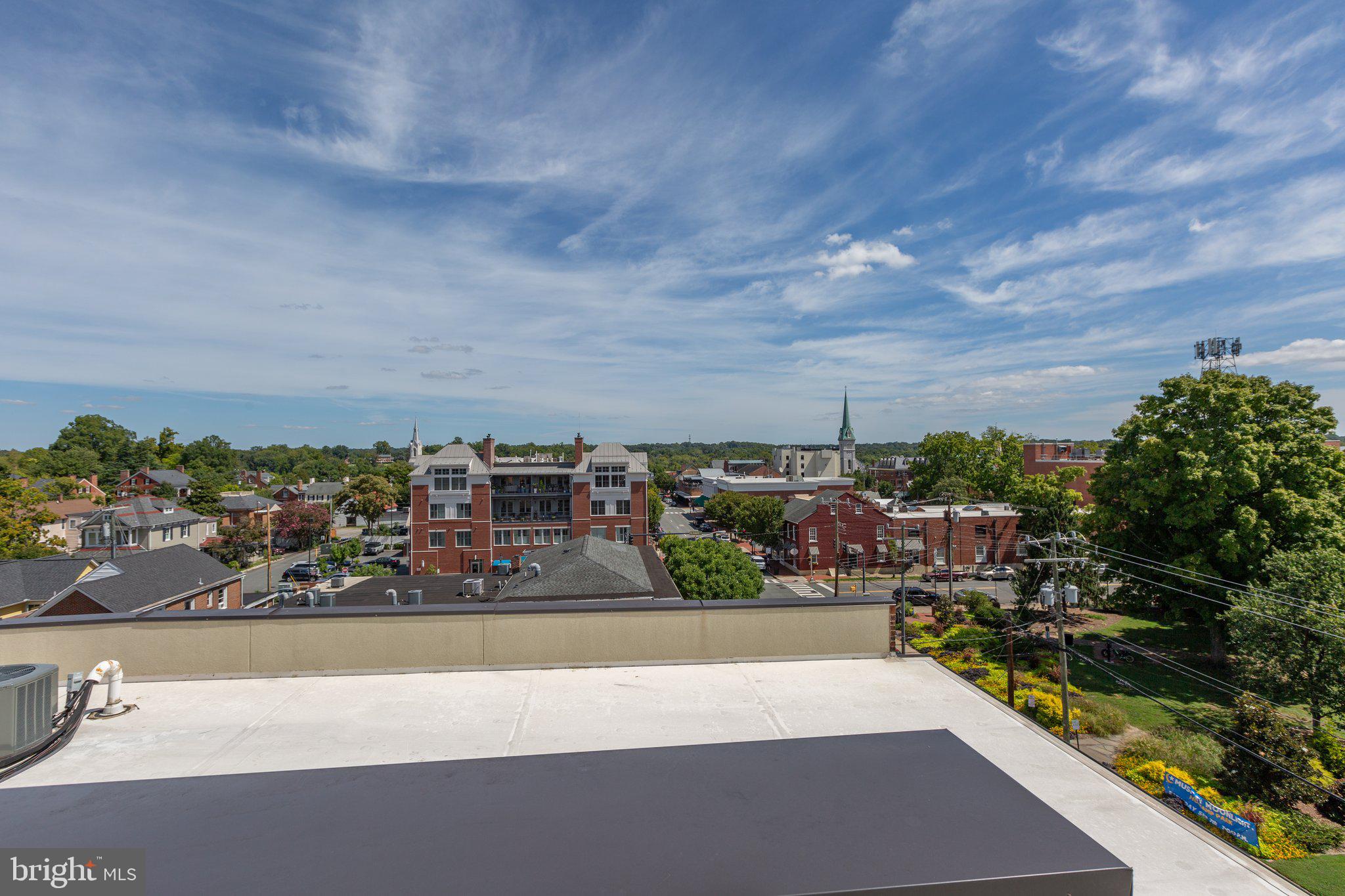 AMELIA SQUARE - Residential