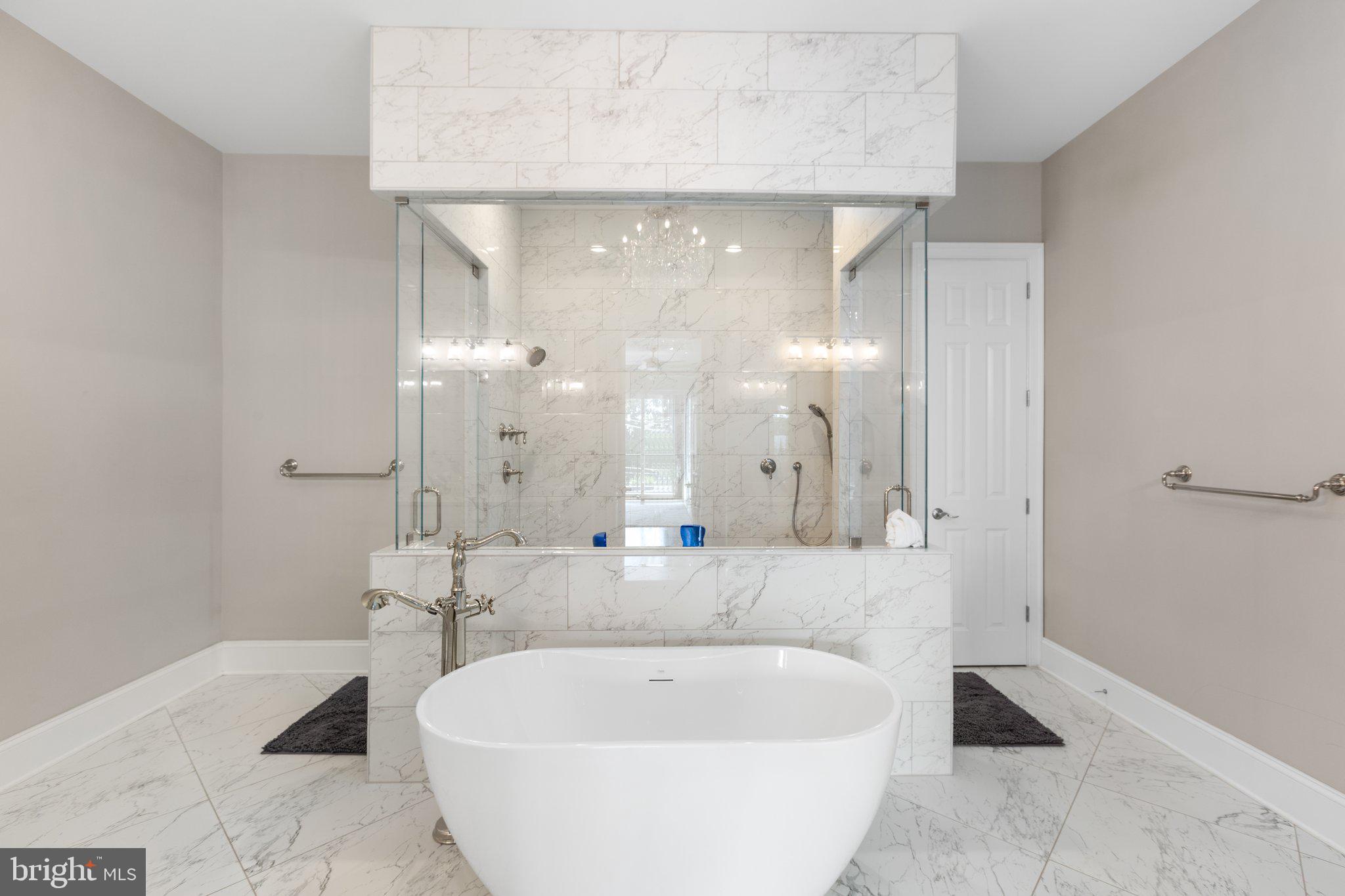 AMELIA SQUARE - Residential