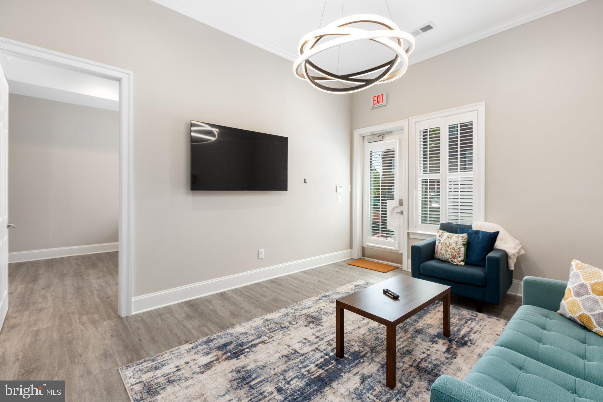 AMELIA SQUARE - Residential