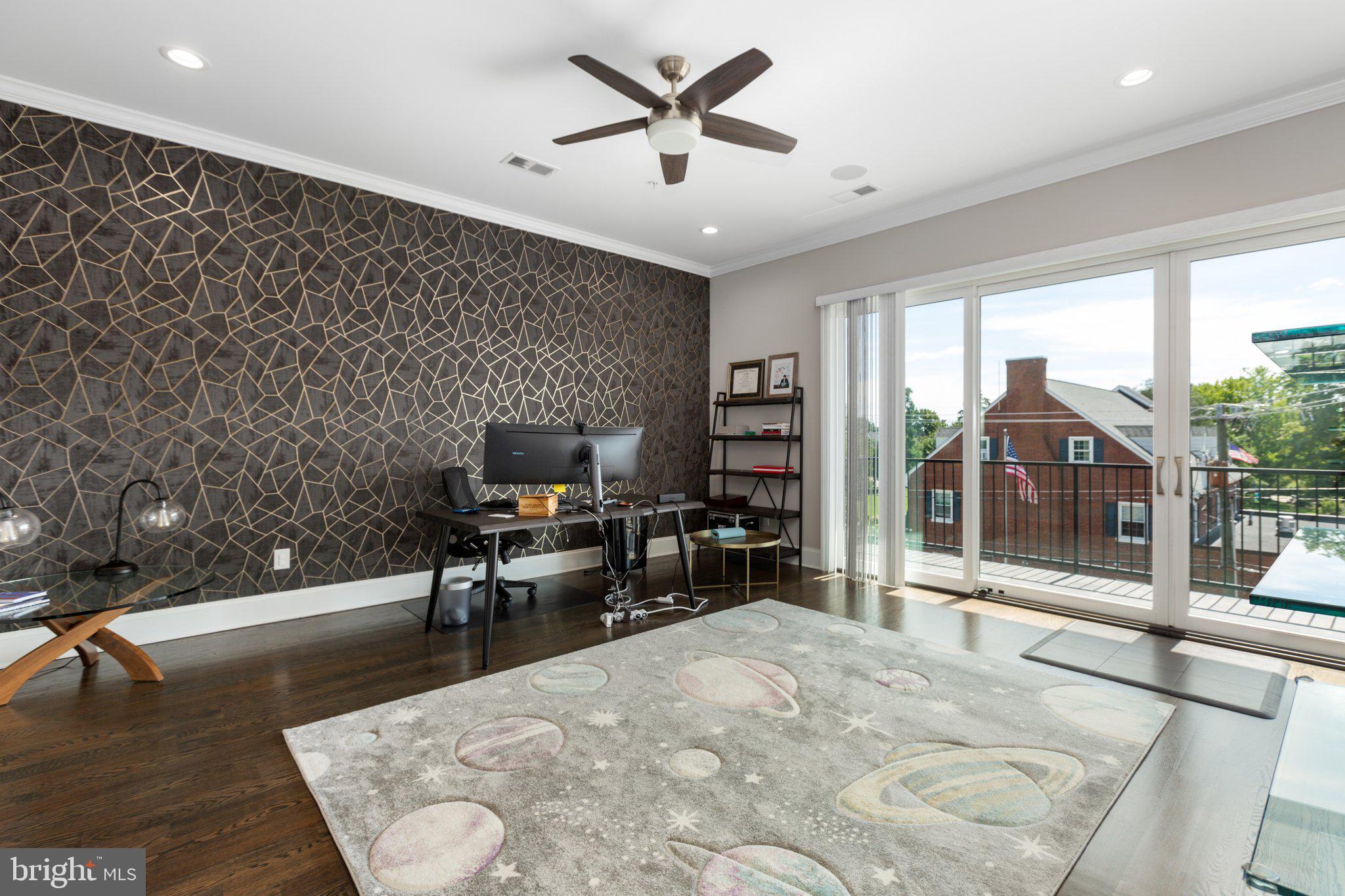 AMELIA SQUARE - Residential