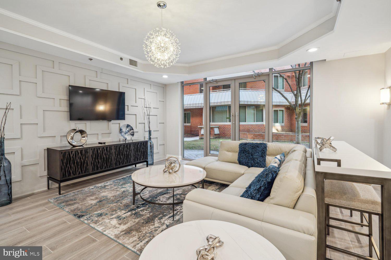 1024 N UTAH STREET 819