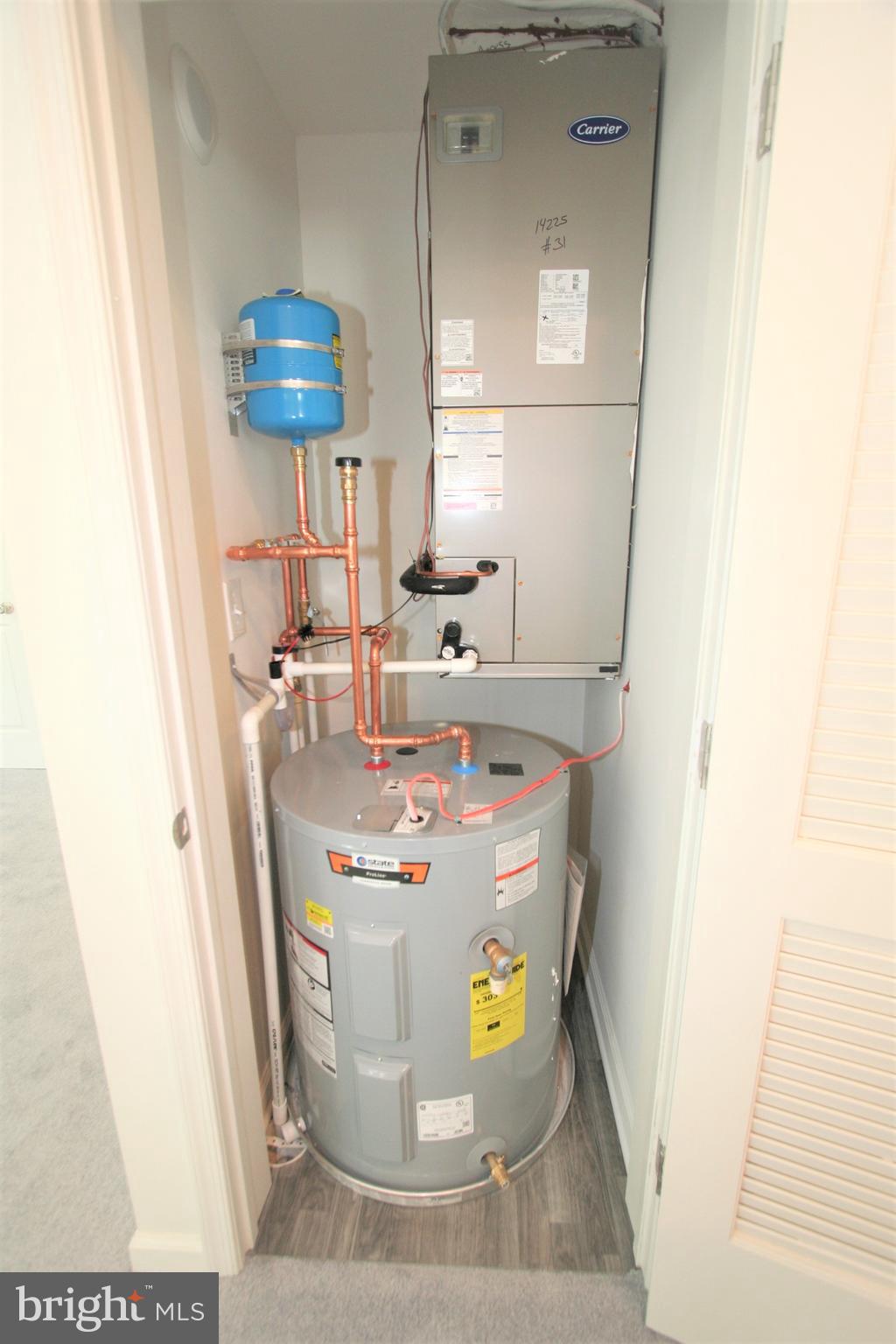 BRIDGEPORT CONDO PHASE 2 - Residential Lease