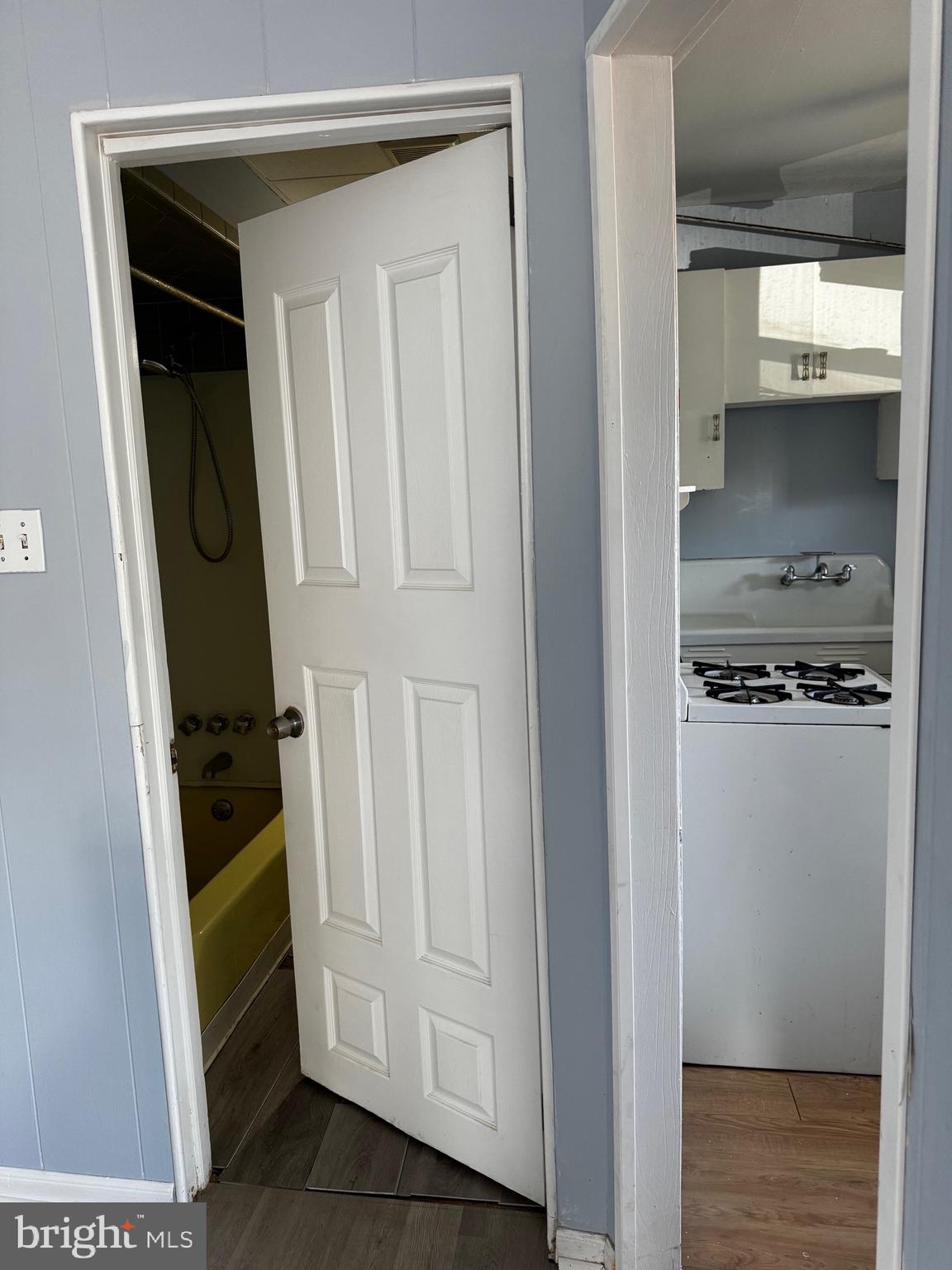 247 MELROSE AVENUE B