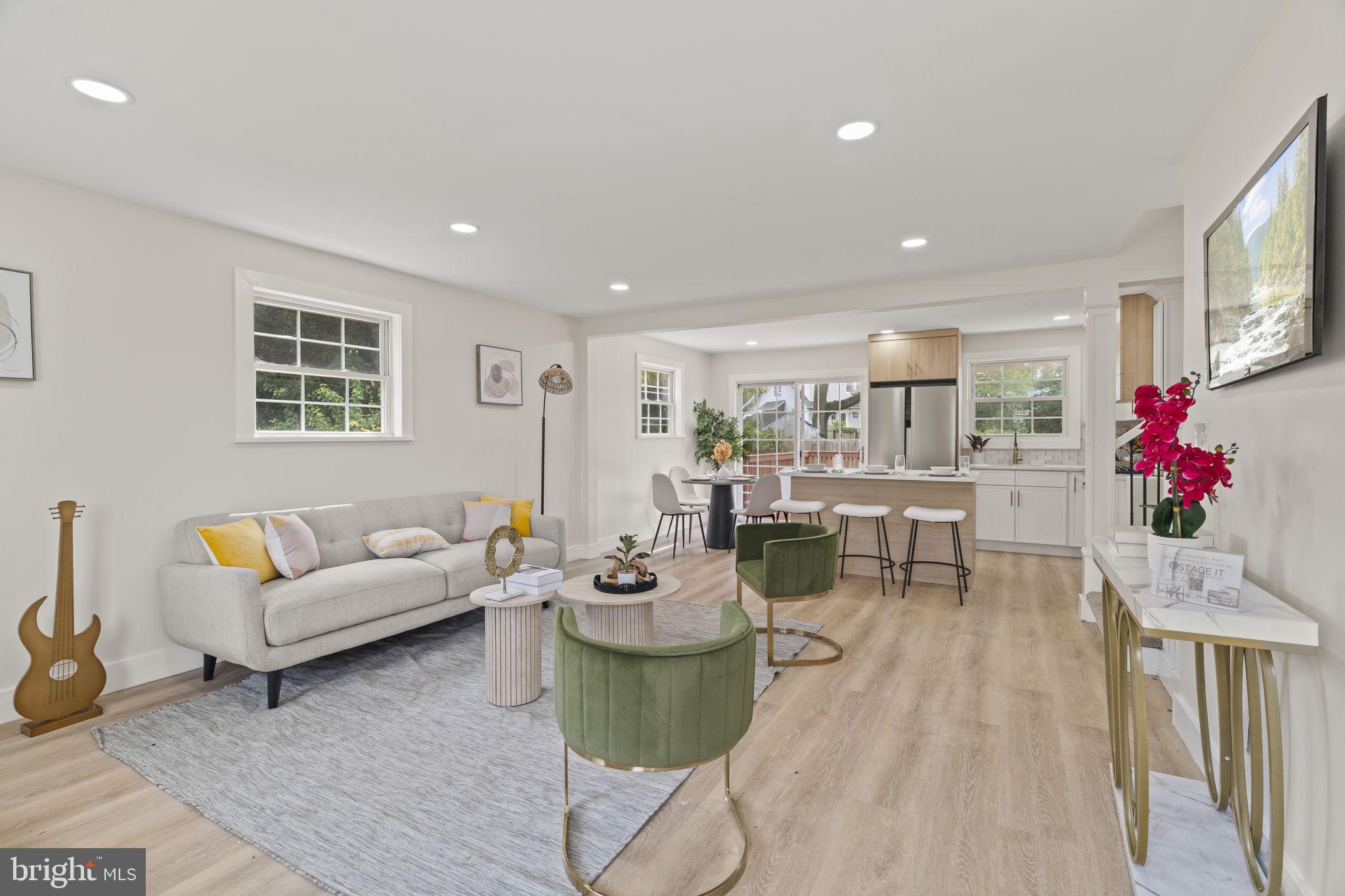 420 W 3RD AVENUE