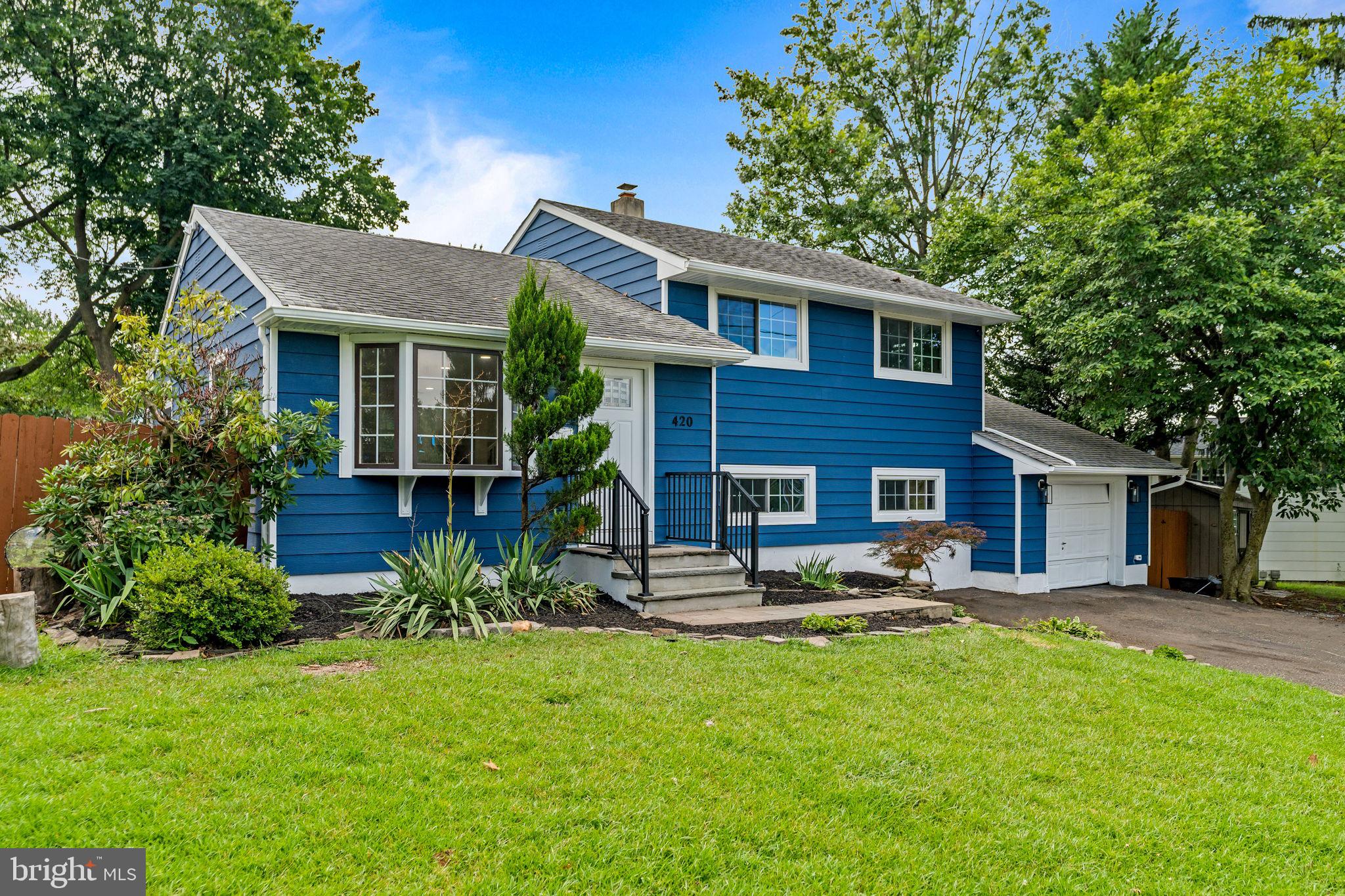 420 W 3RD AVENUE