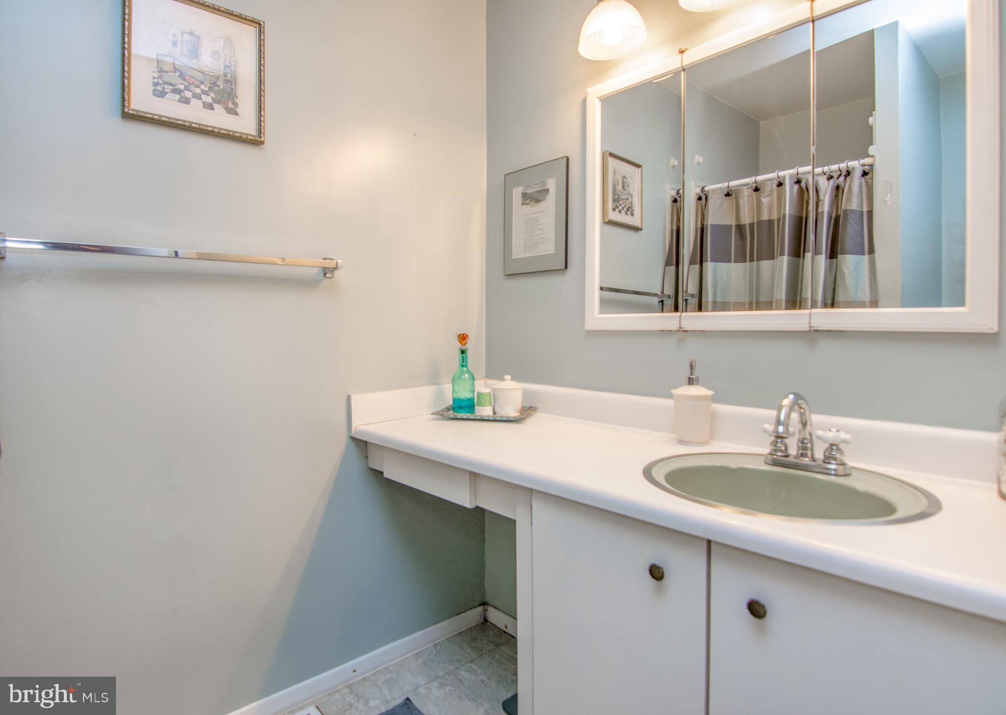 LONG REACH - Residential