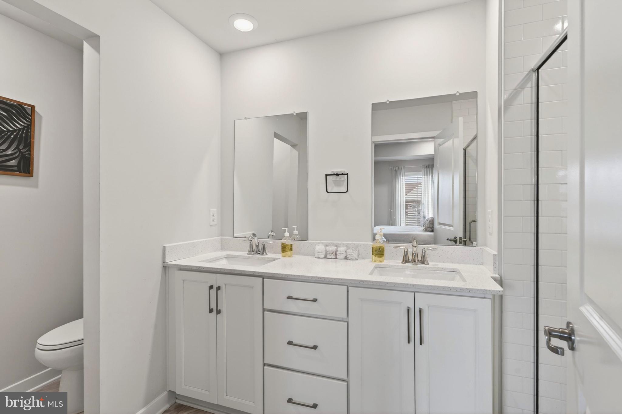 LANTERN RIDGE - Residential