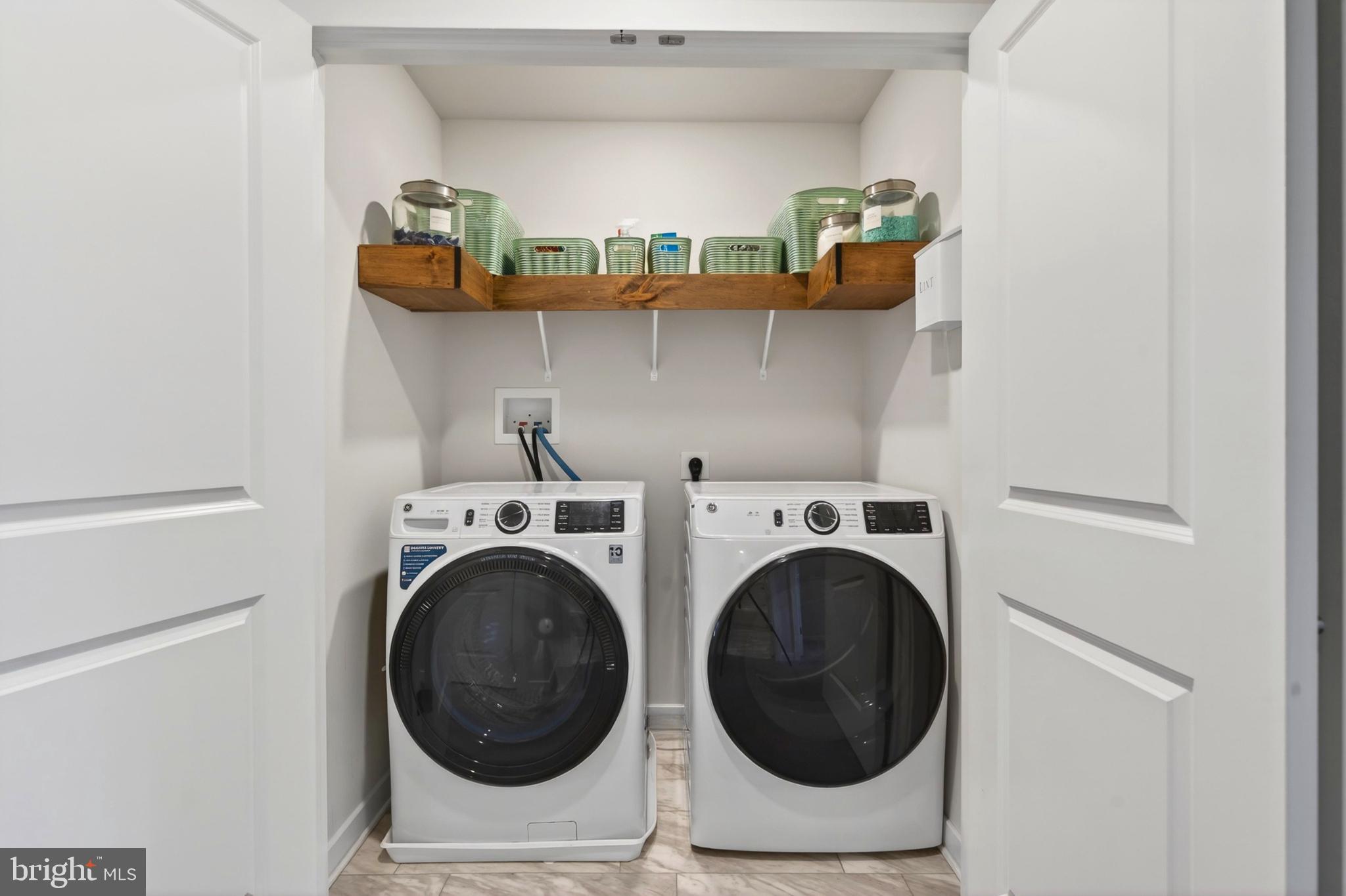 LANTERN RIDGE - Residential